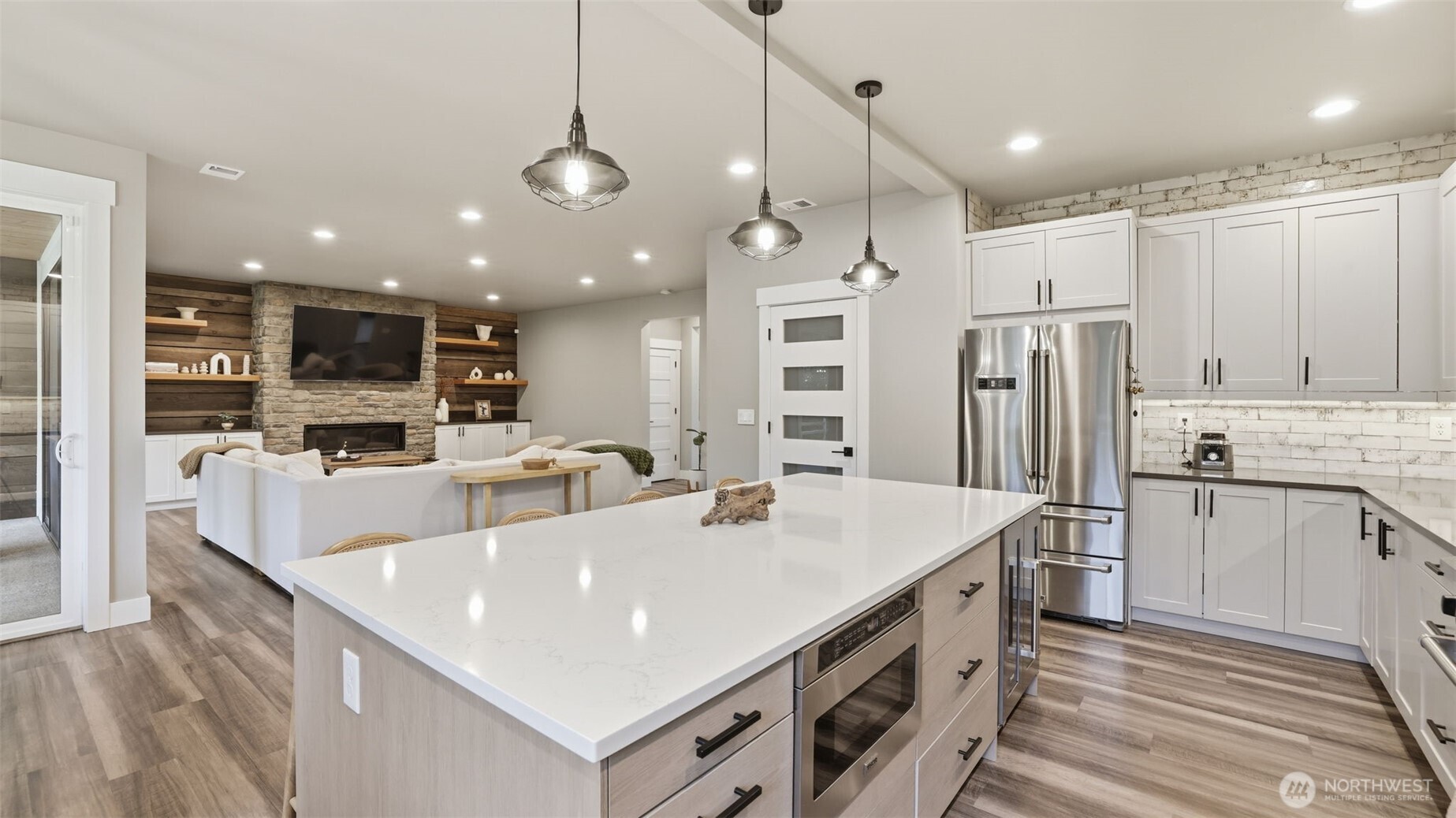 High end Thor appliances.