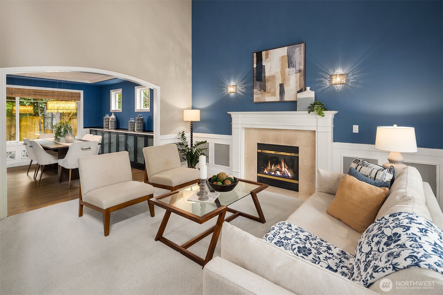 Vaulted ceilings, with large windows - letting in all the natural light!