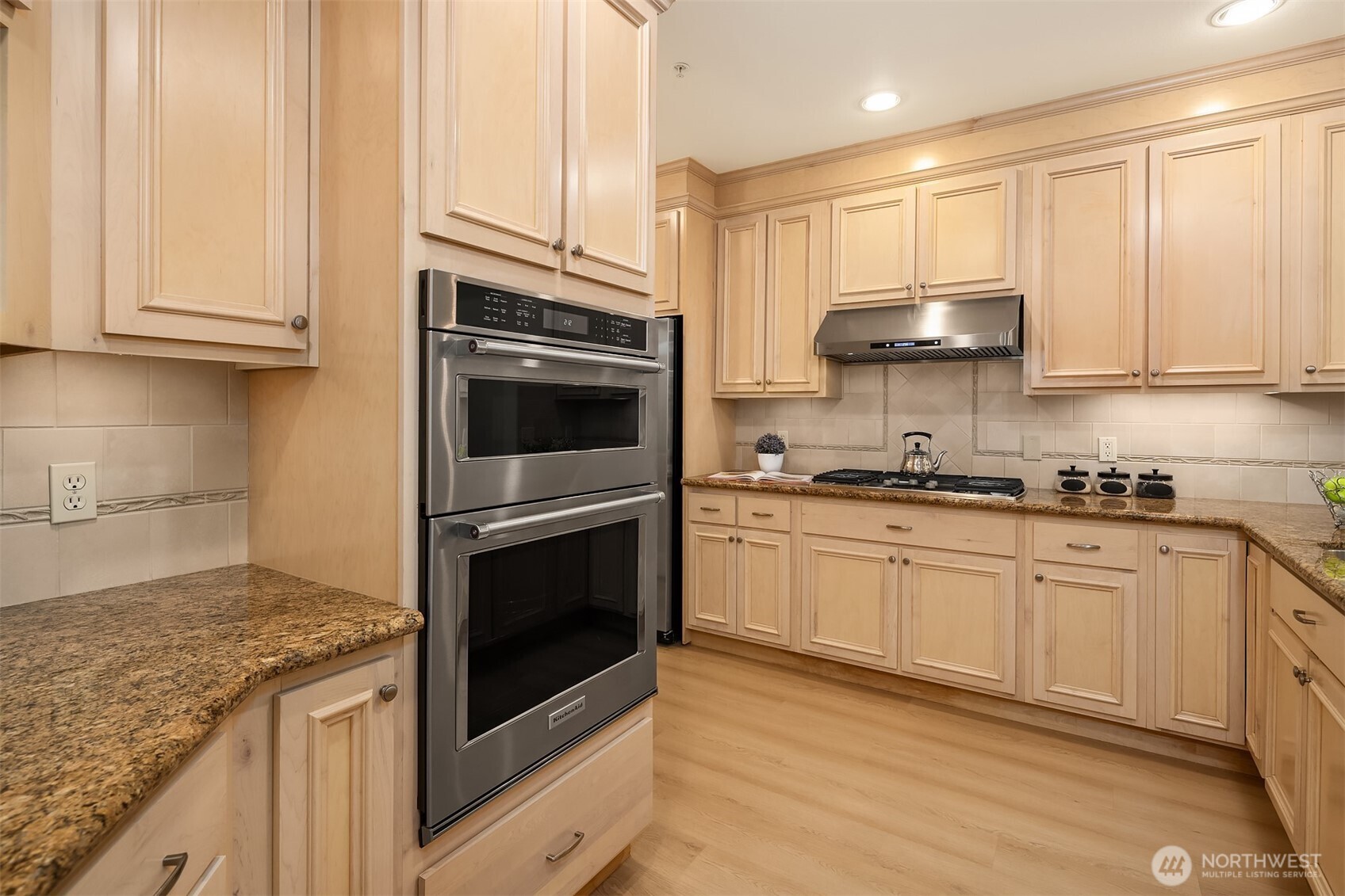 Oven and microwave new in 2024