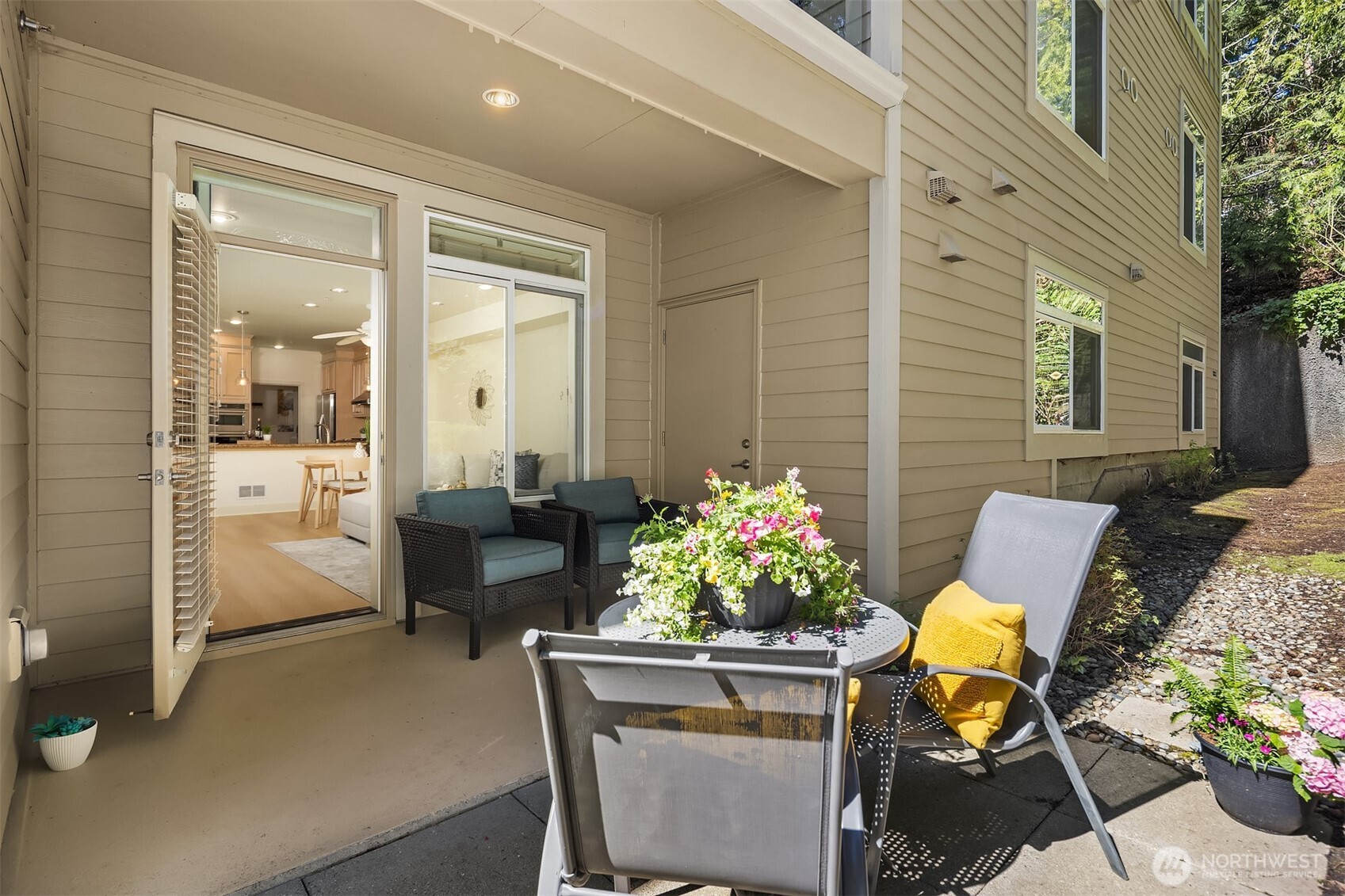 Lots of room for outdoor entertaining