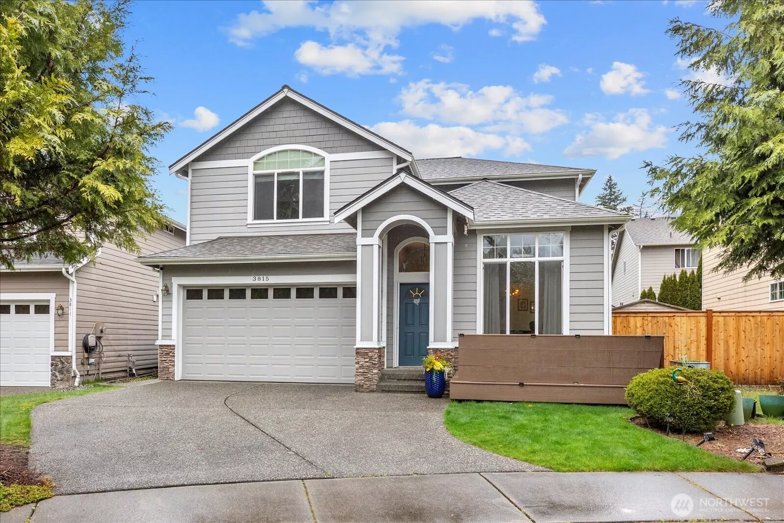 Great Bothell Location! in a Cul-De-Sac