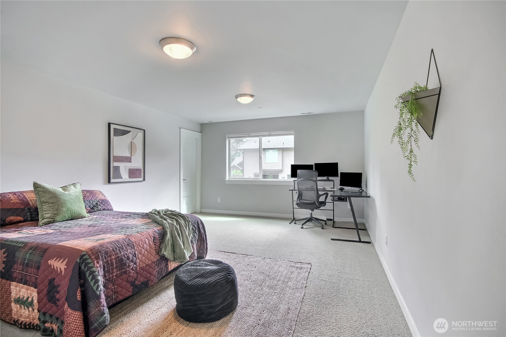 Double sinks in full bathroom upstairs.