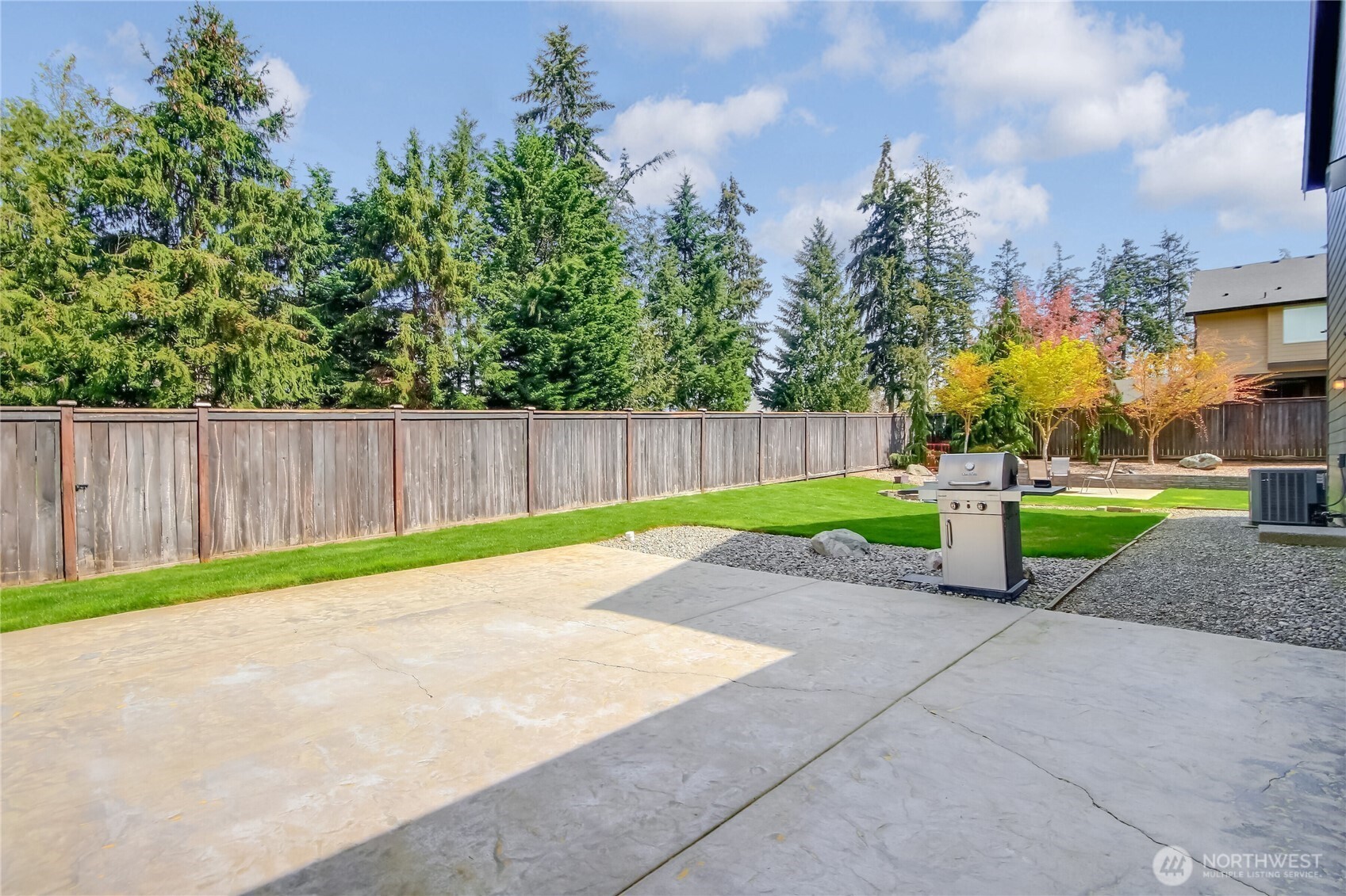 Fully fenced back yard perfect for bbq's and entertaining.