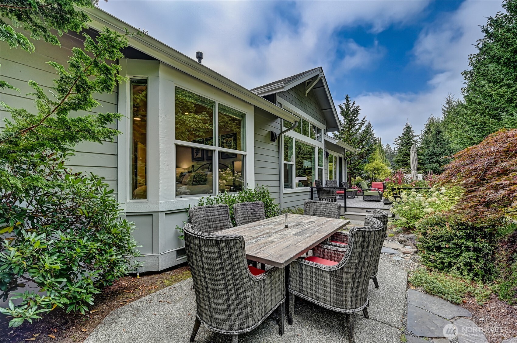 The backyard is extremely private!