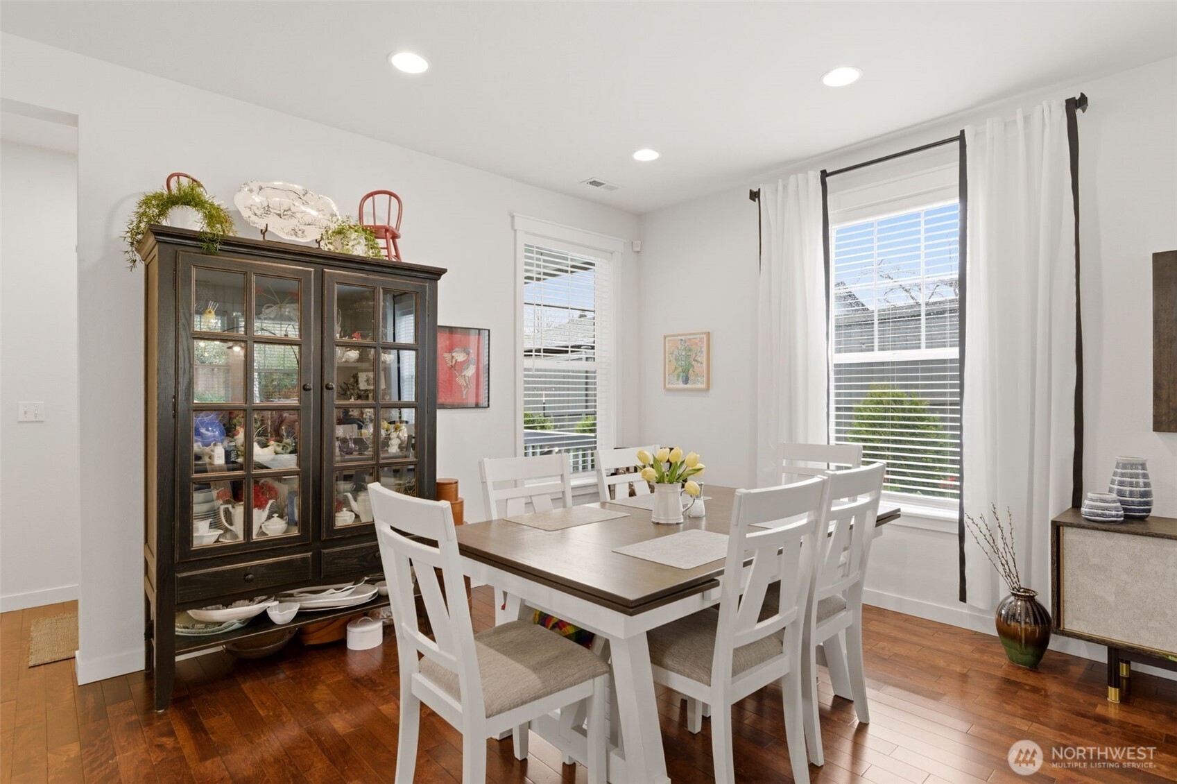 Dinning area with views of the back patio.