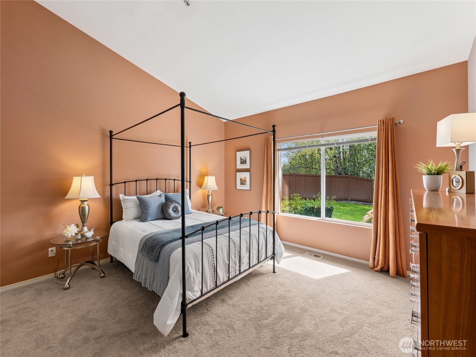 Large main floor primary suite!