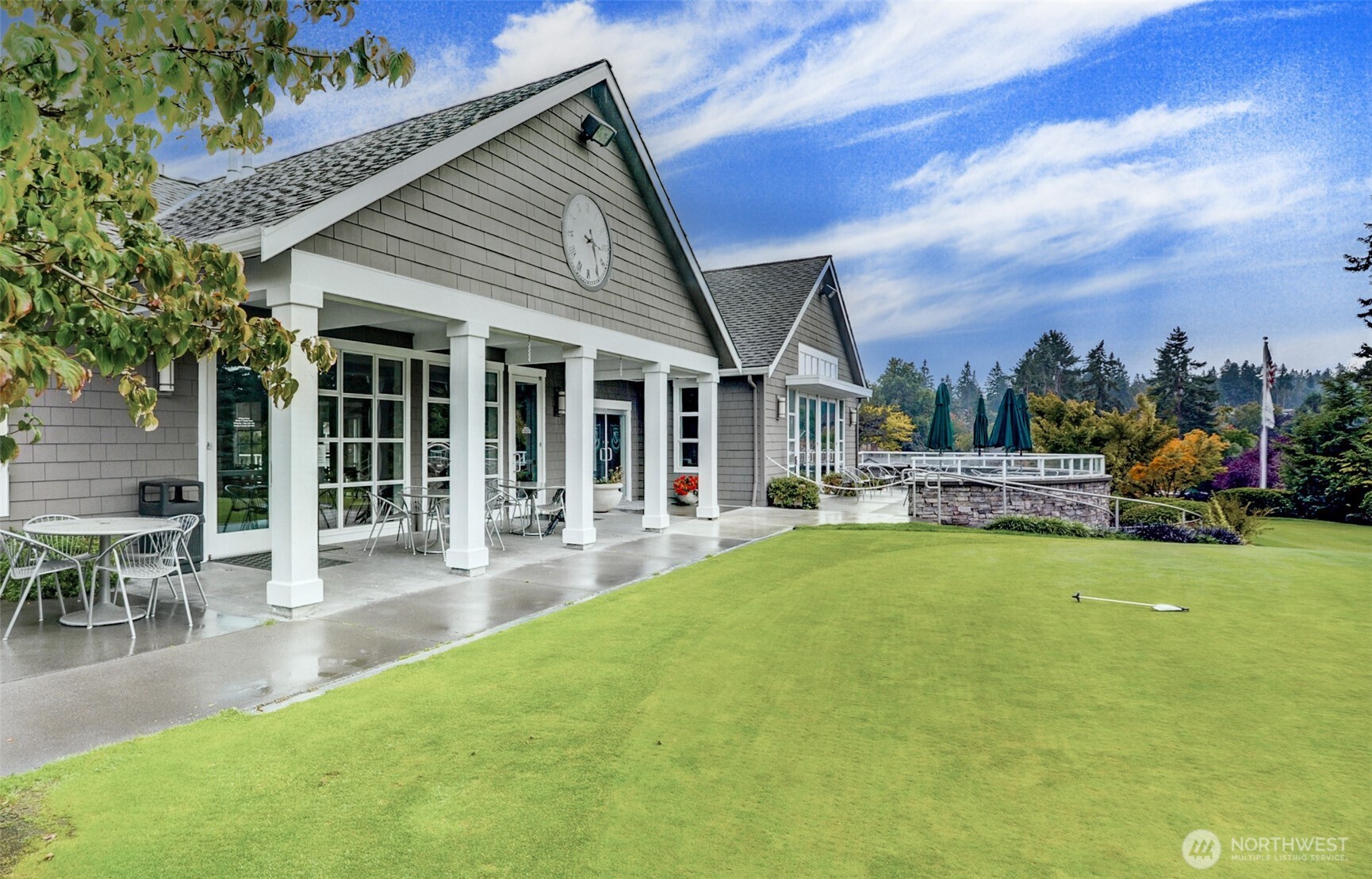 Covered area off of restaurant and putting green!