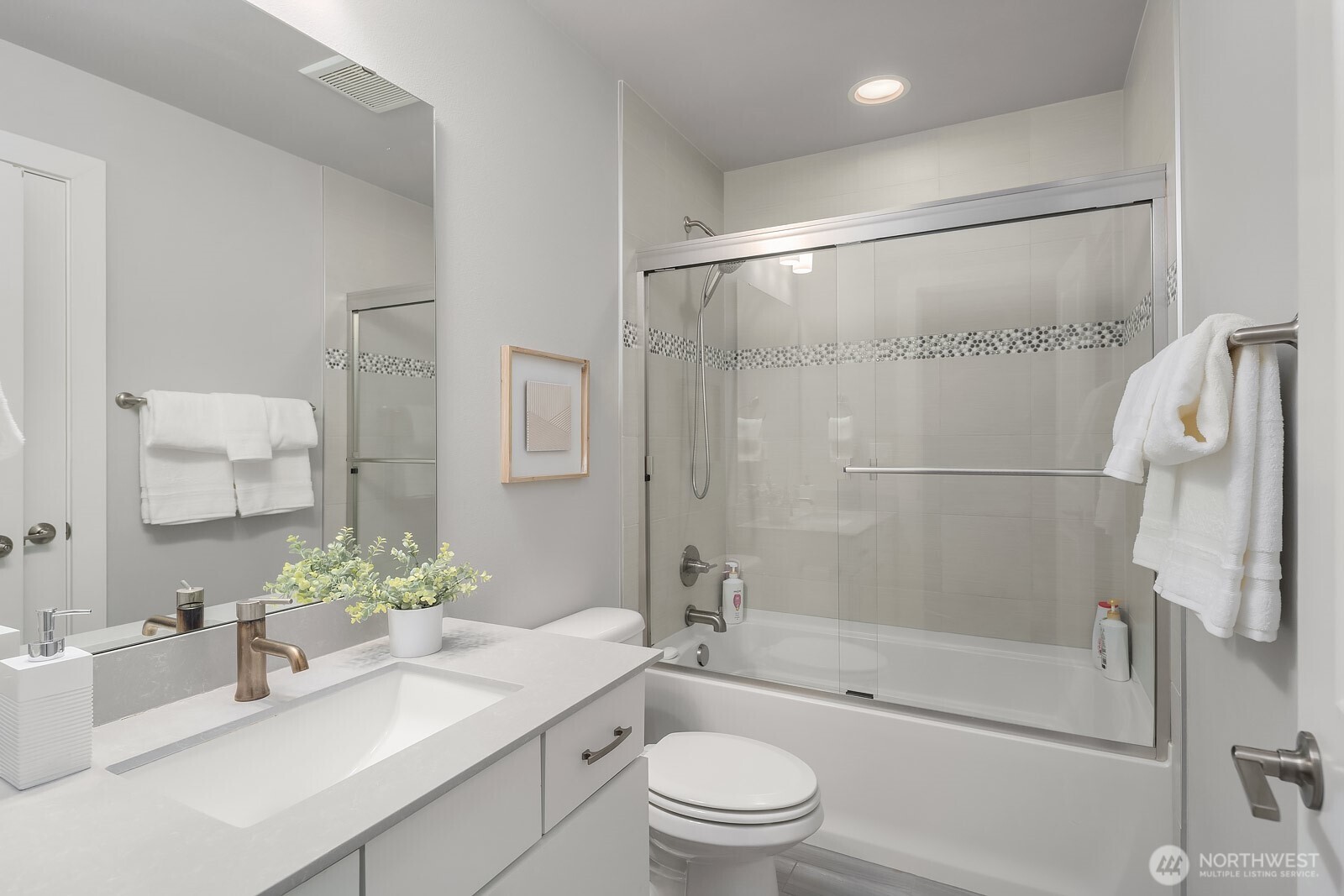 2nd Primary Bath