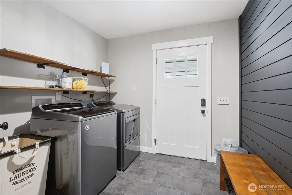 Mudroom & Laundry
