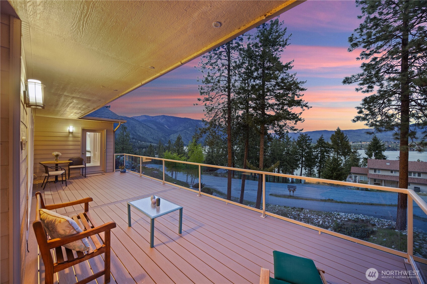 Enjoy the setting and sunset on the deck.