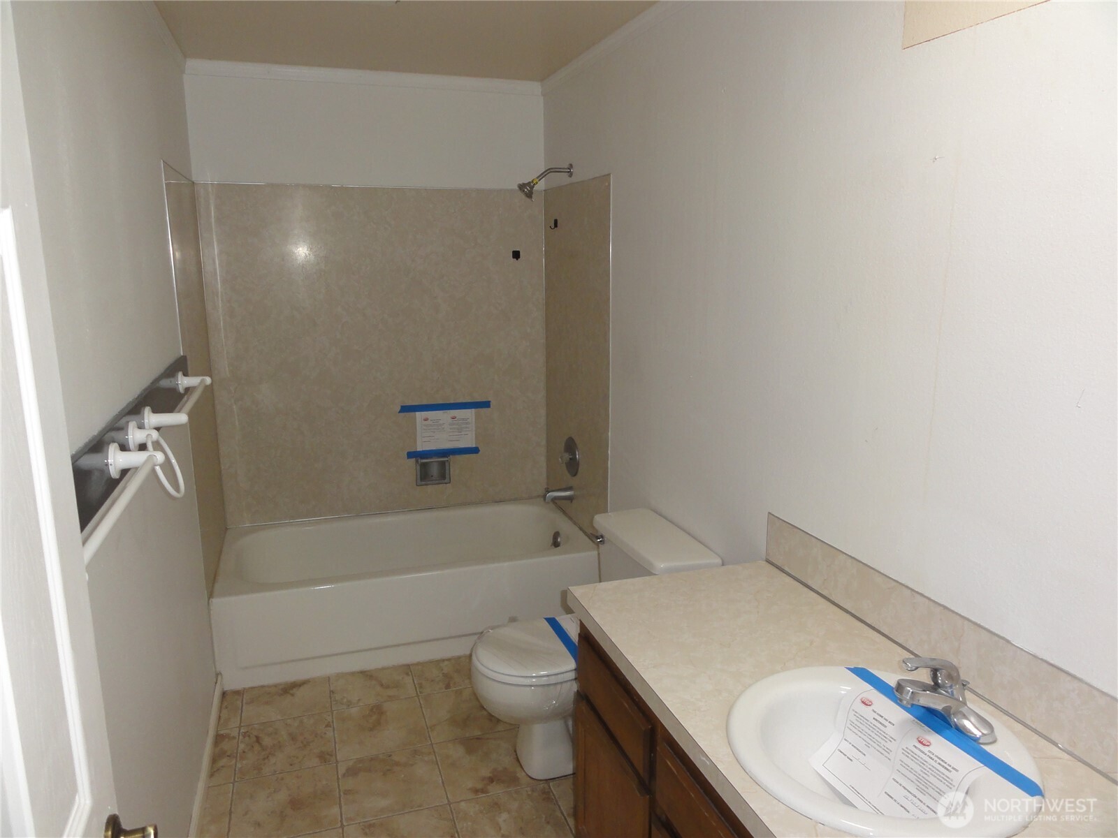 Main bathroom.
