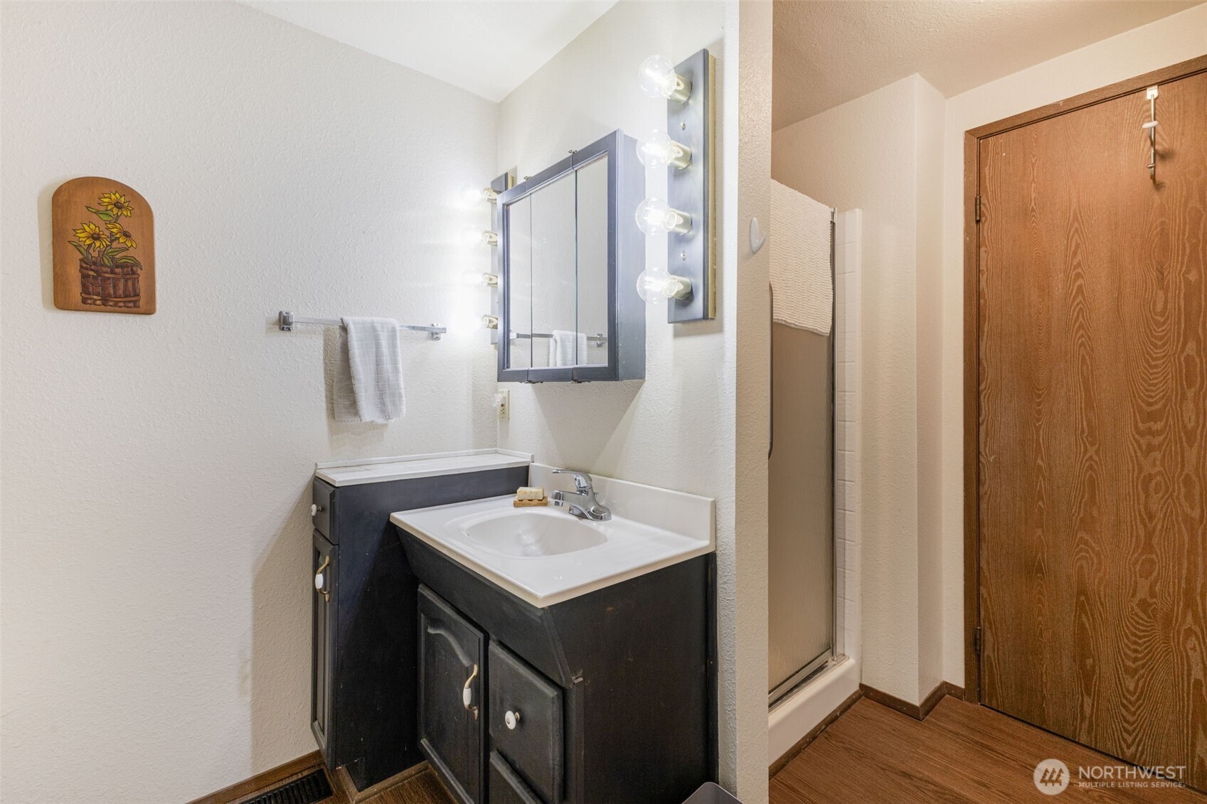 Huge Primary with Sitting Area and En Suite