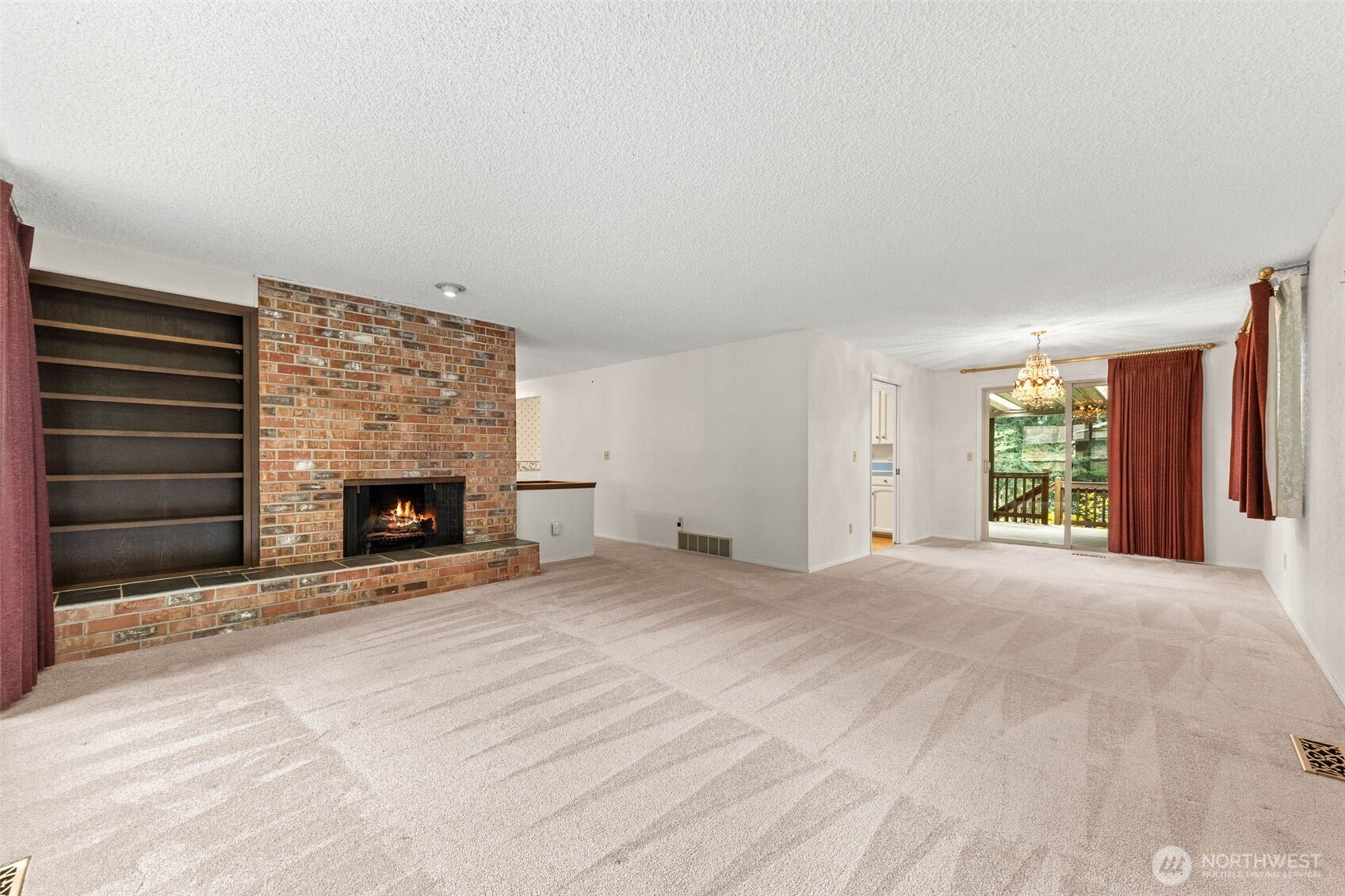 Living Room - vacant