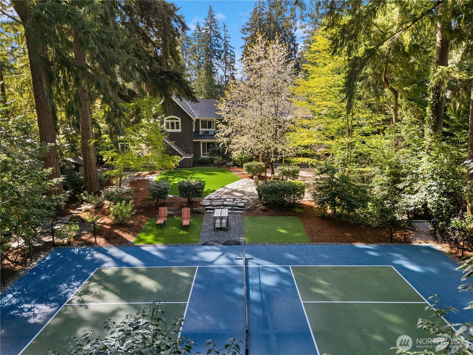 Huge 28,000 sq ft lot