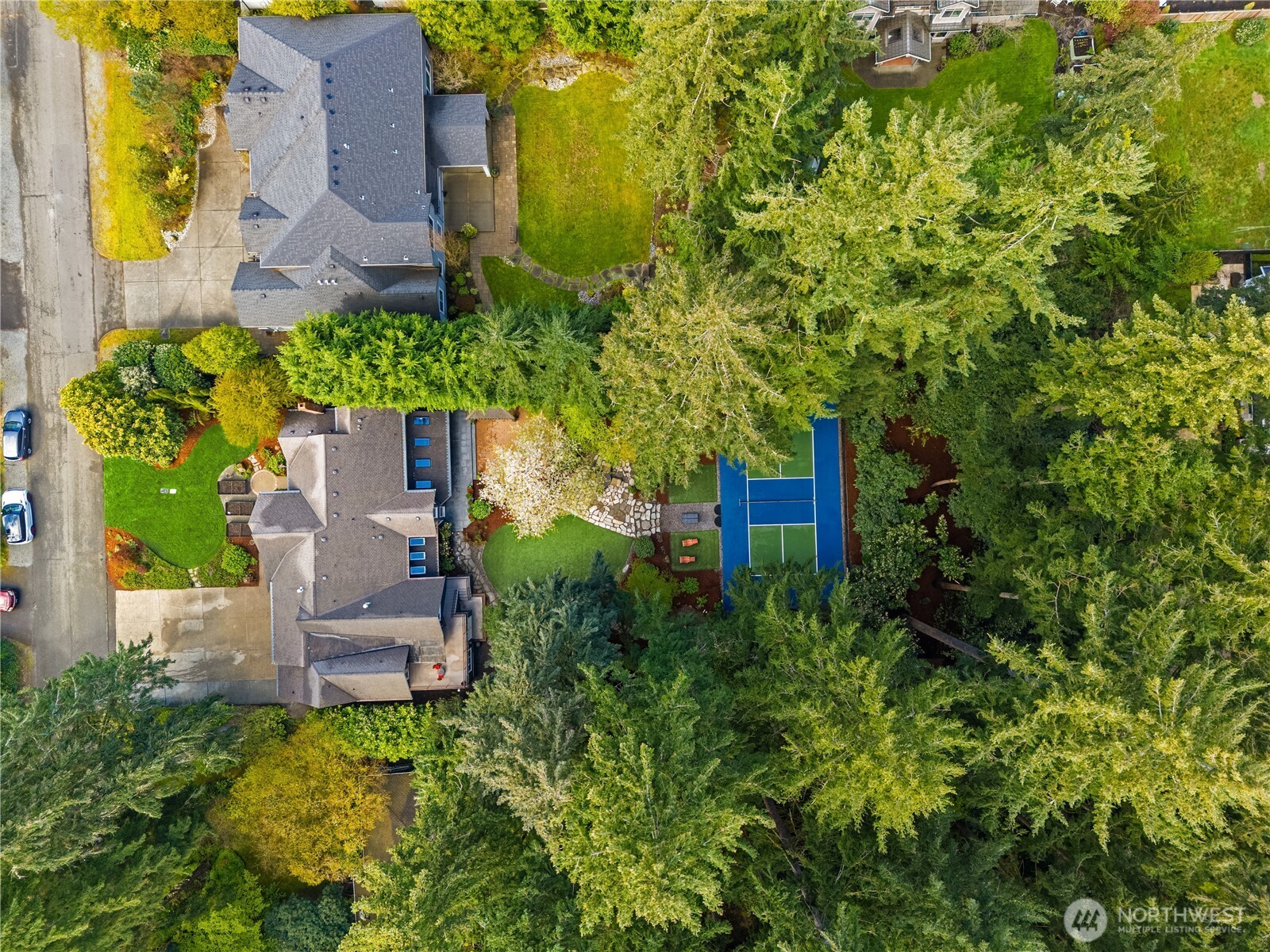 Beautiful mature lot w/ lots of privacy