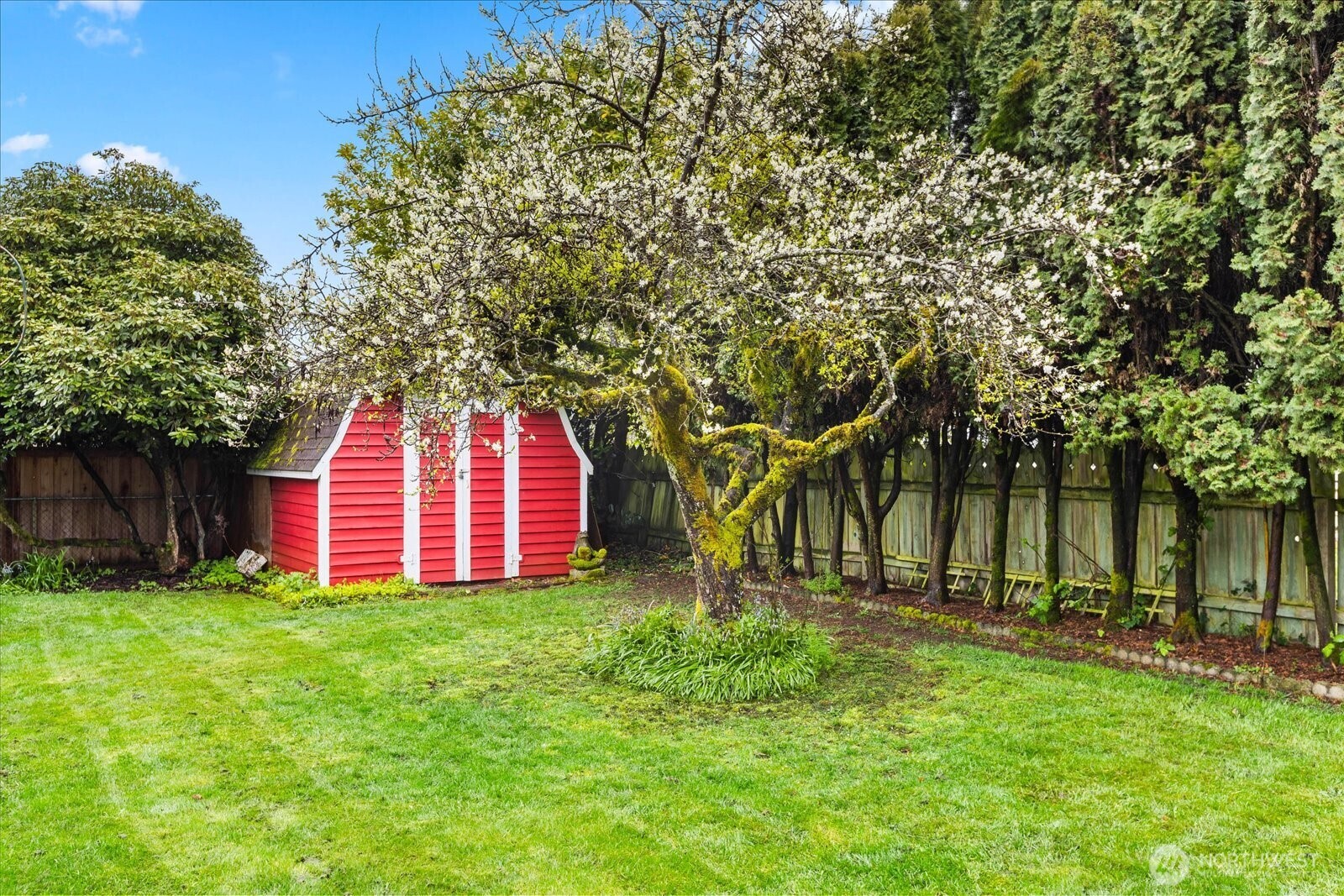 Shed conveys - nice to be able to utilize for storage or hobbies!