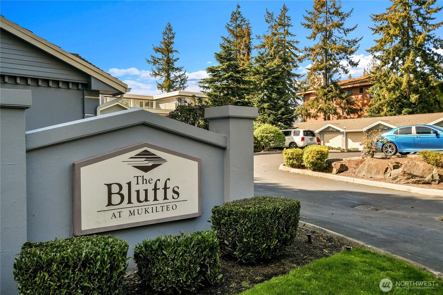 Welcome to The Bluffs at Mukilteo!