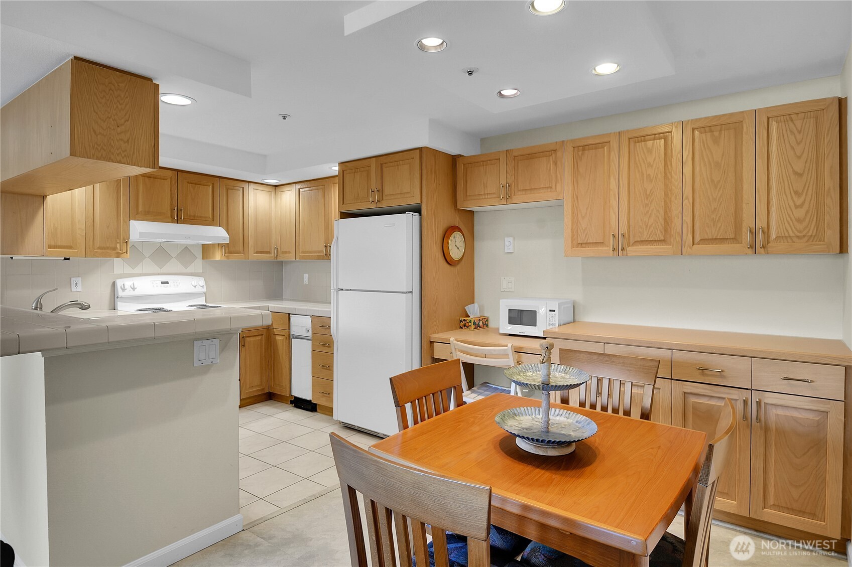 Entering the dinig/kitchen area