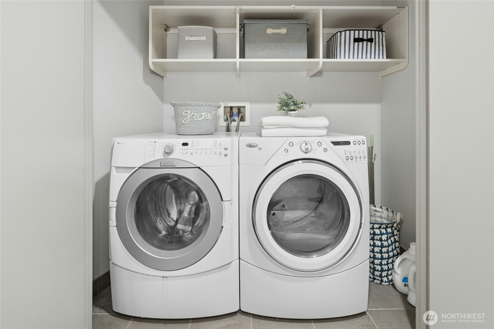 Side-by-Side Washer/Dryer Closet