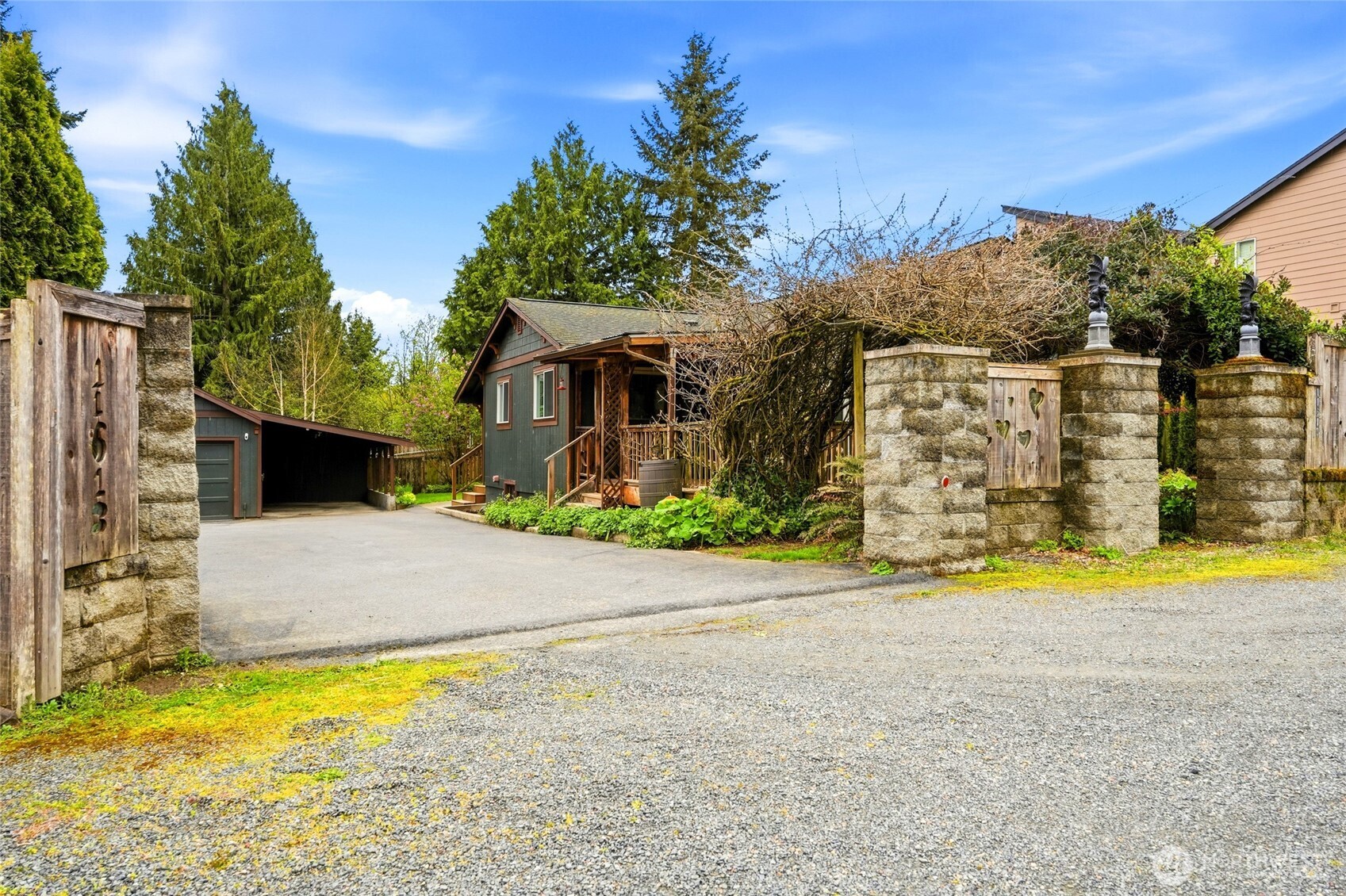 Zoned LDMR with DADU and development potential, offering flexibility for investors or owner-occupants