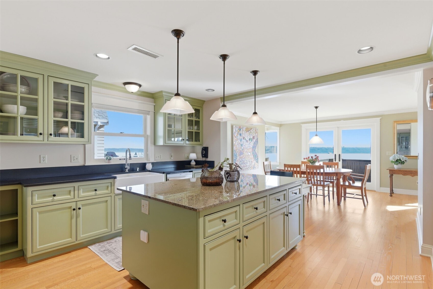 Large, chef's kitchen, perfect for entertaining.