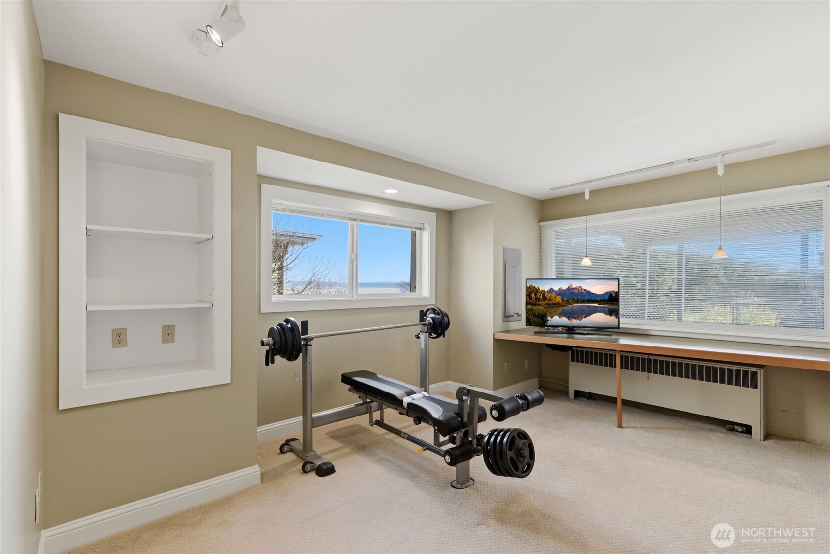 Lower level bedroom, WITH views.