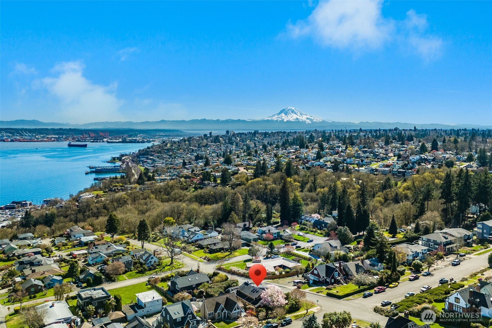 Located in the heart of Proctor with easy access to the waterfront and Point Ruston.