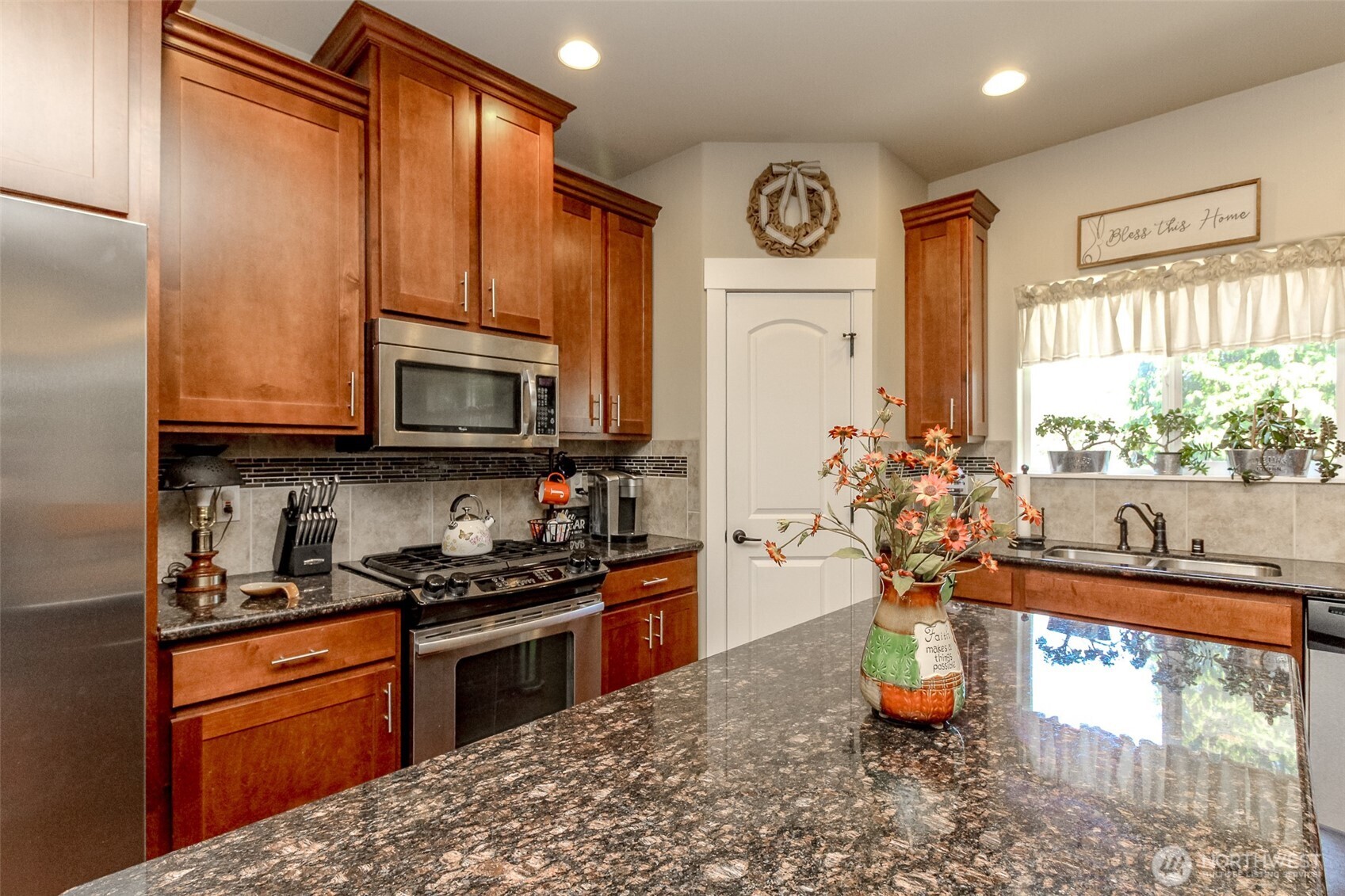 Photo from previous listing when Seller occupied.