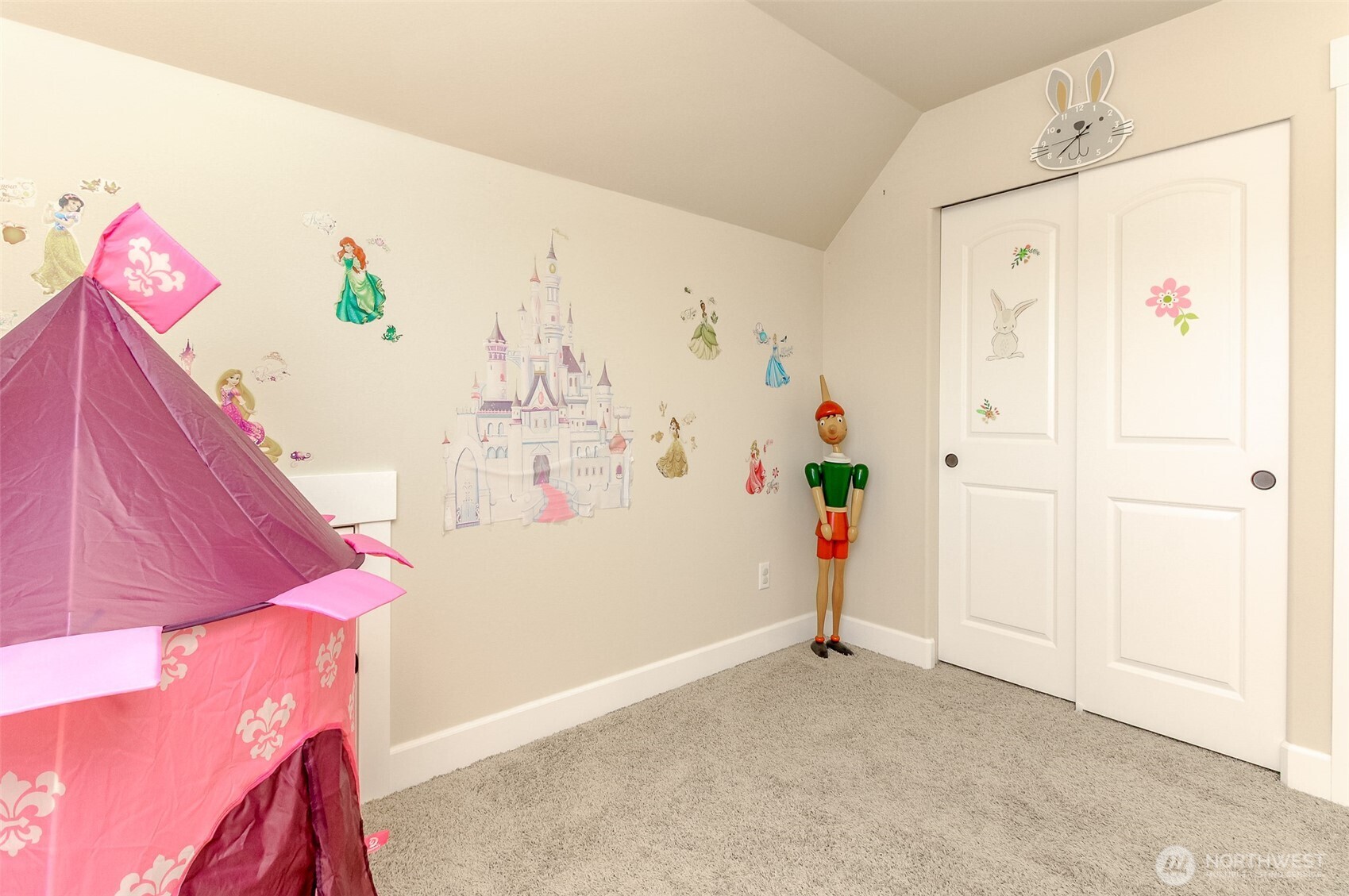 Photo from previous listing when Seller occupied.