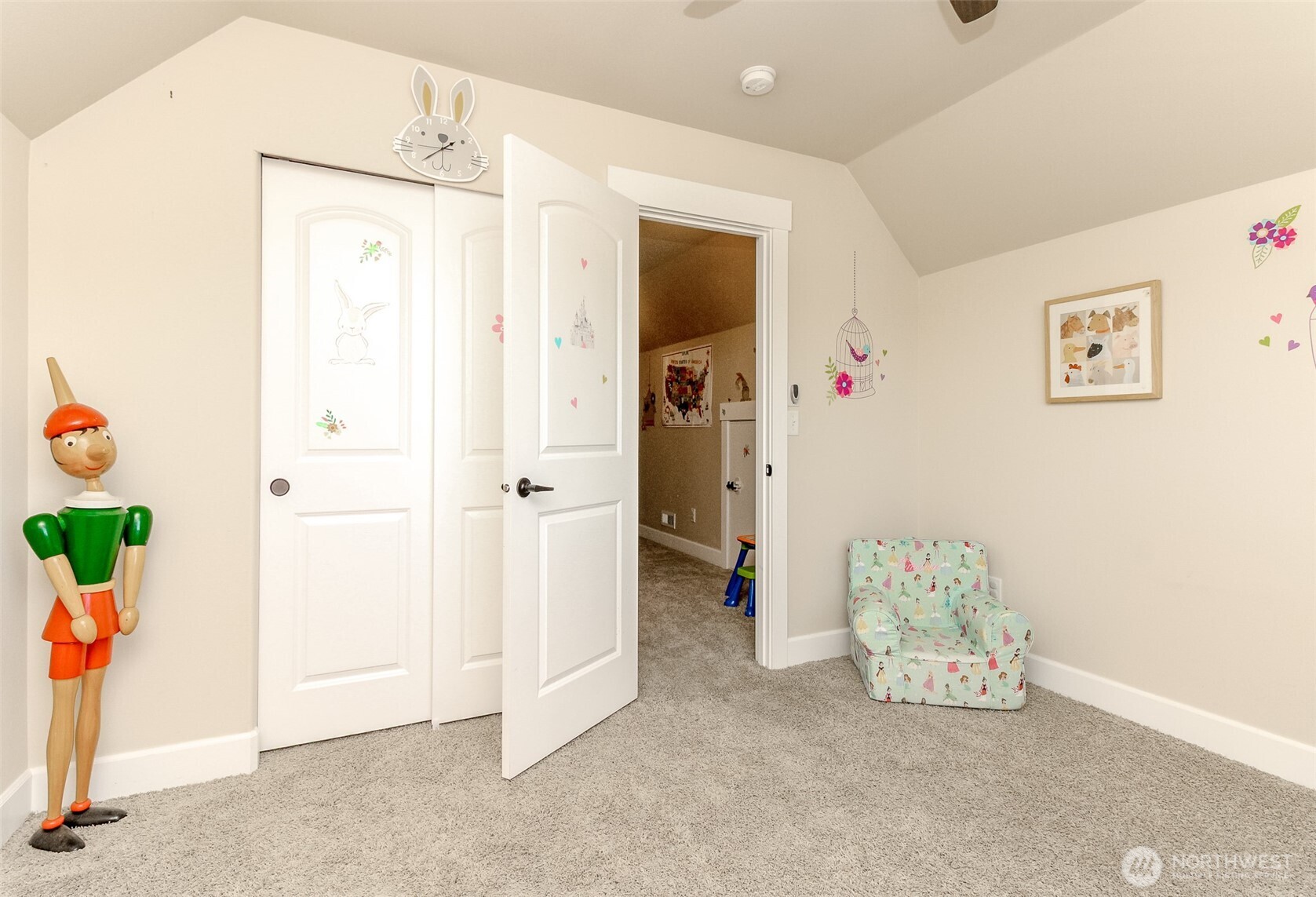 Photo from previous listing when Seller occupied.