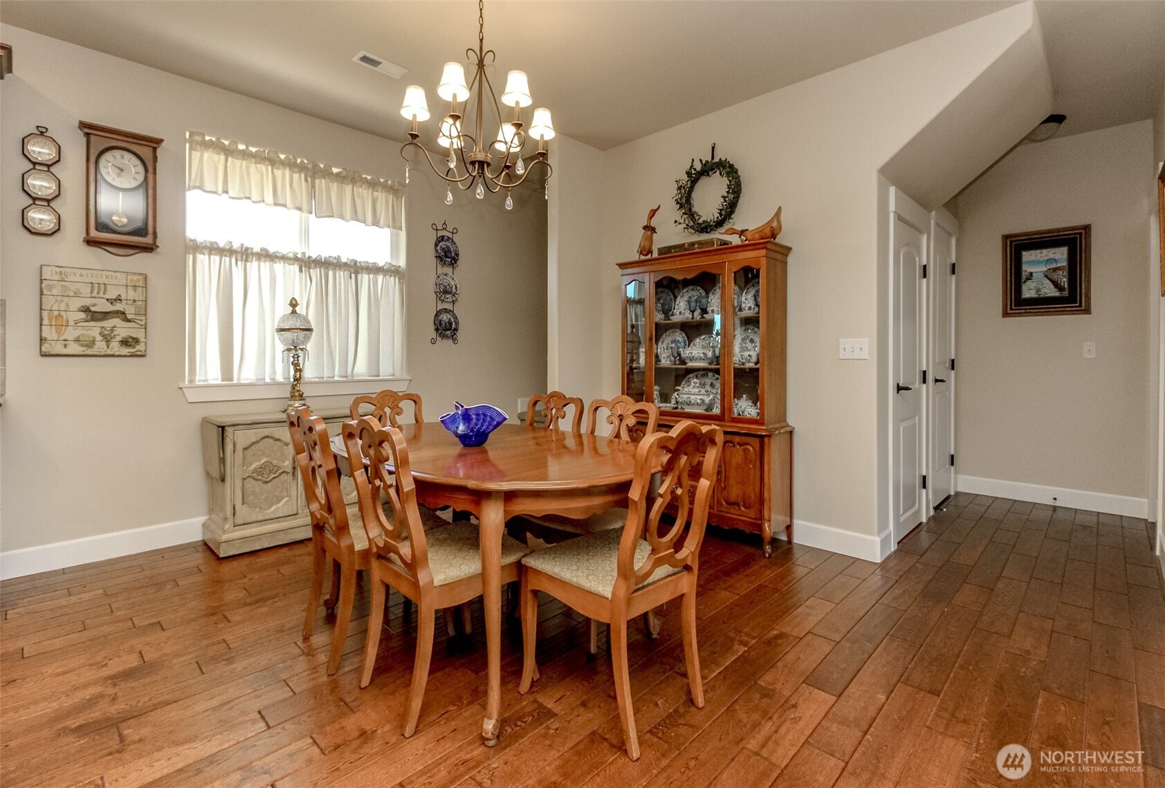 Photo from previous listing when Seller occupied.