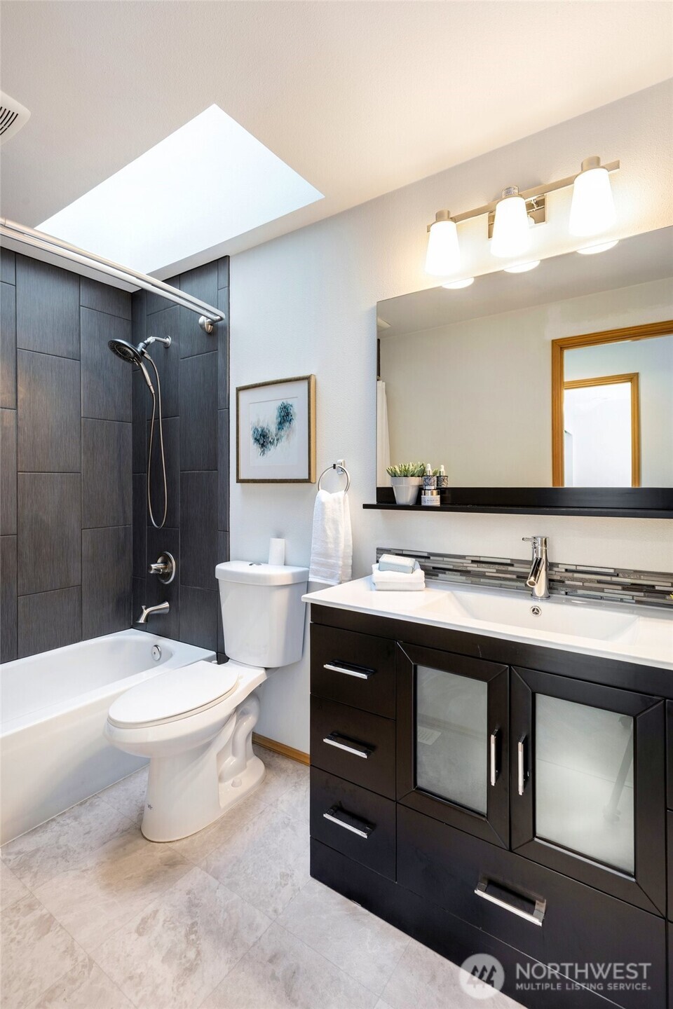 Hall bath with tile shower