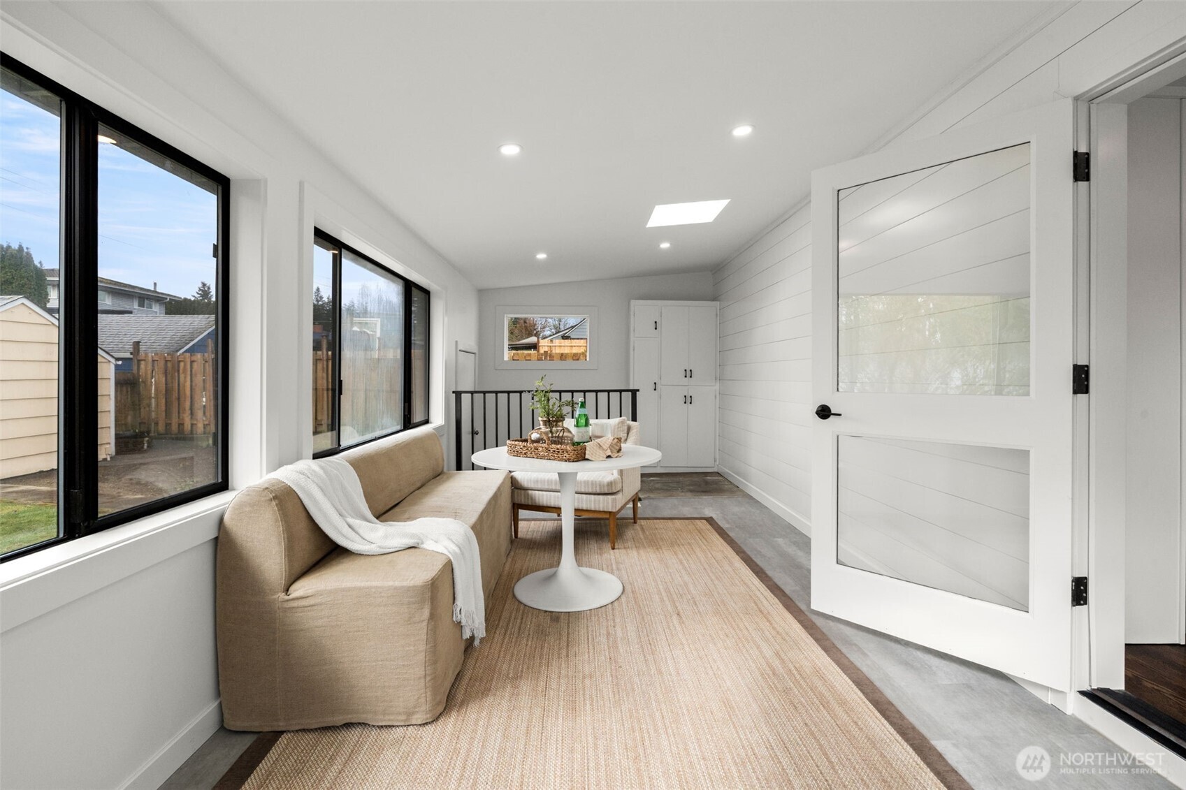 Sun room with great natural light.