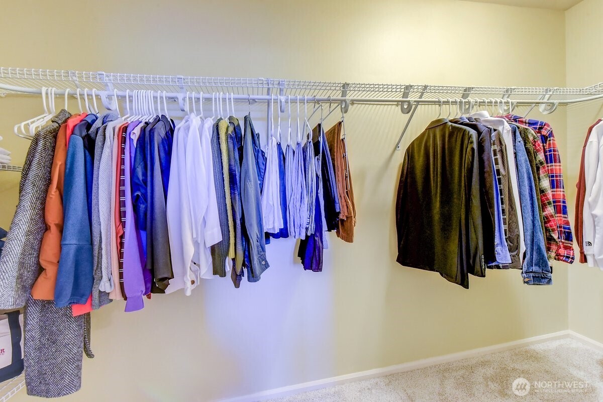 Primary walk-in-closet