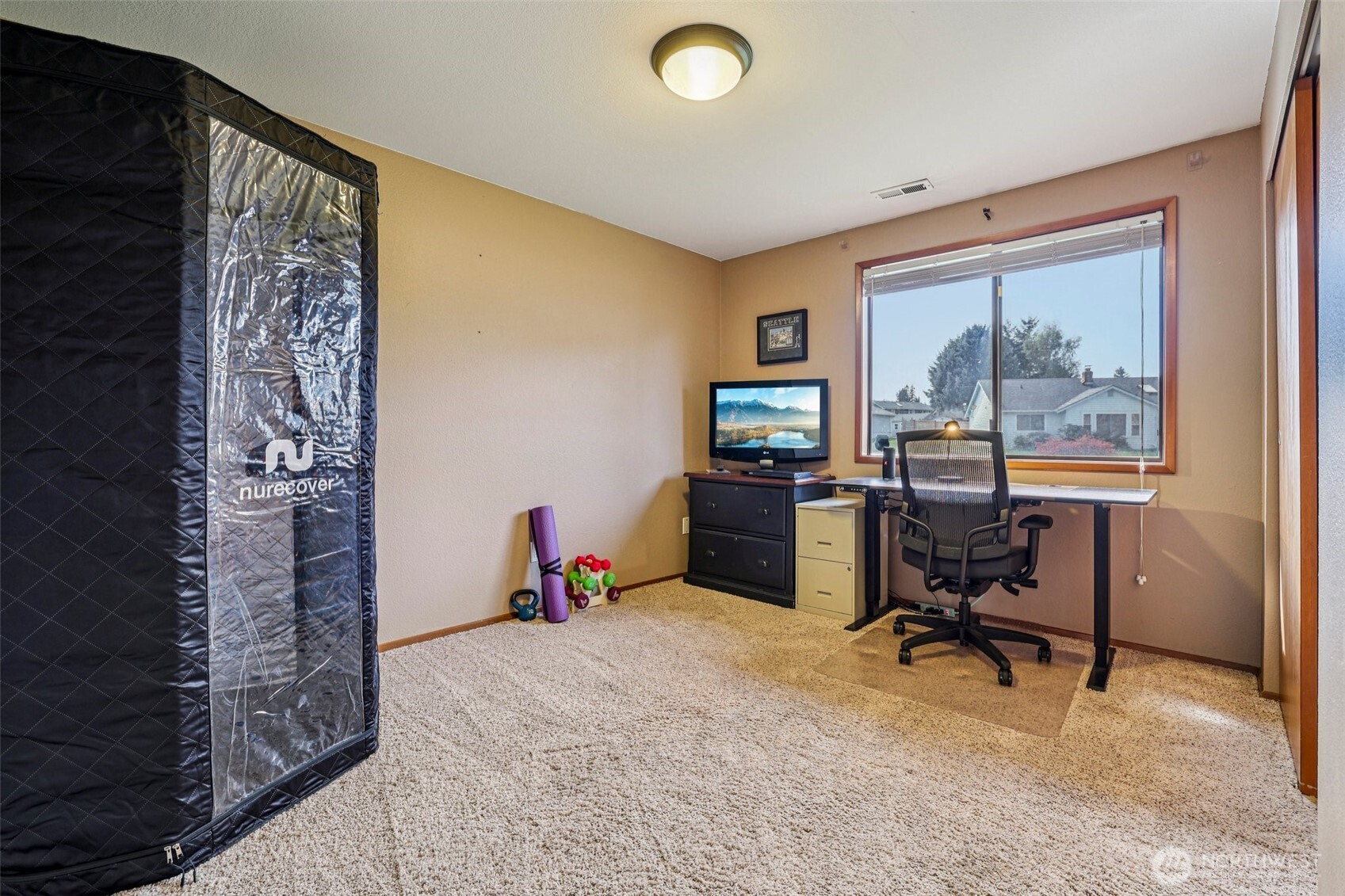 Versatile 3rd bedroom-Ideal home office or guest bedroom