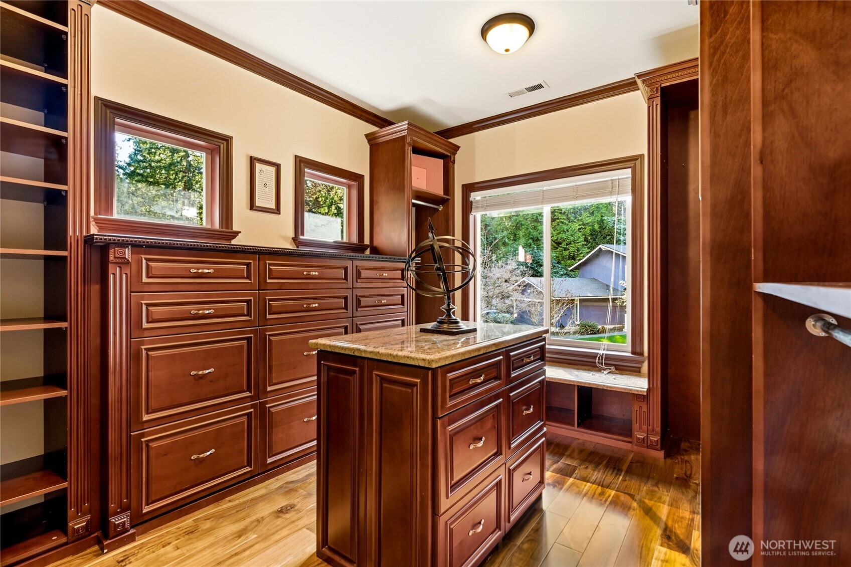 Primary dressing room