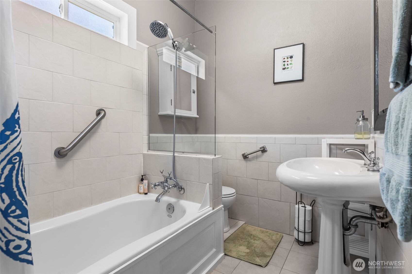 Full bathroom on main