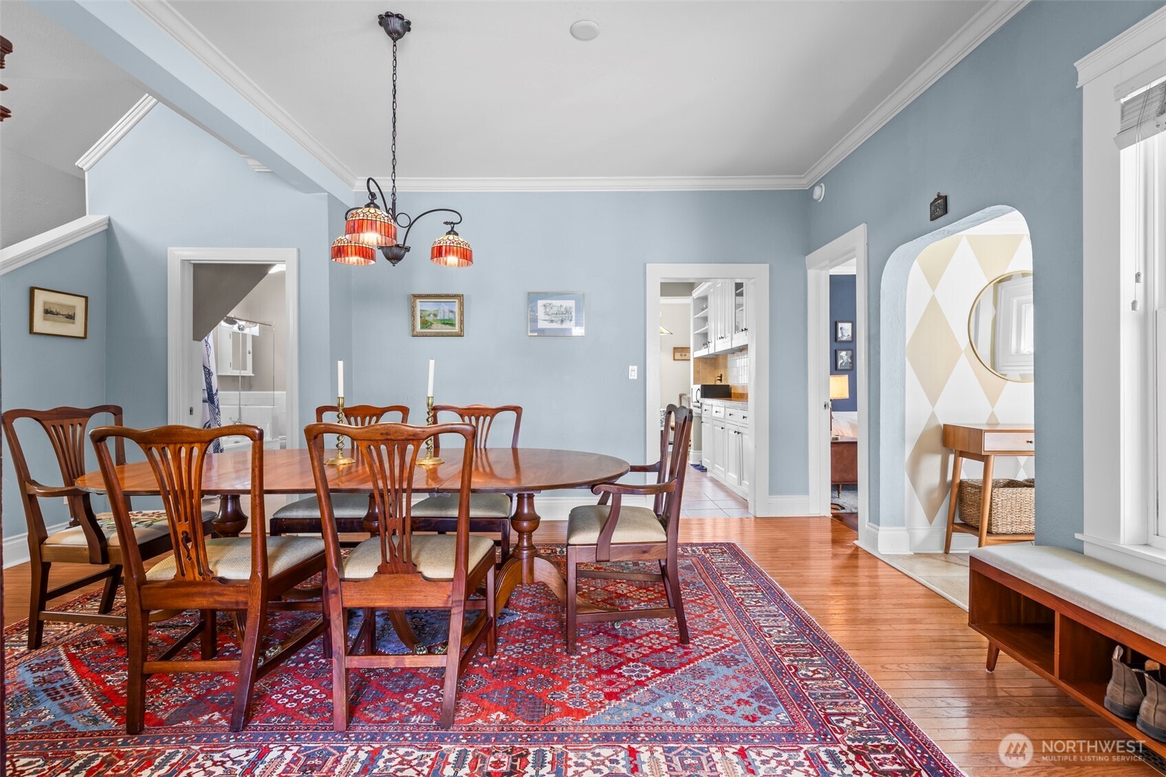 Dining room, with view of the entry