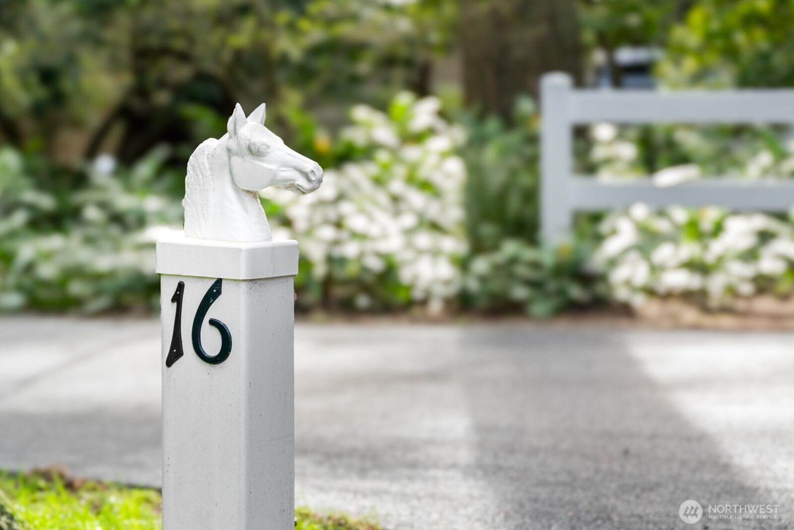 Welcome home to 16 Bridlewood Circle!