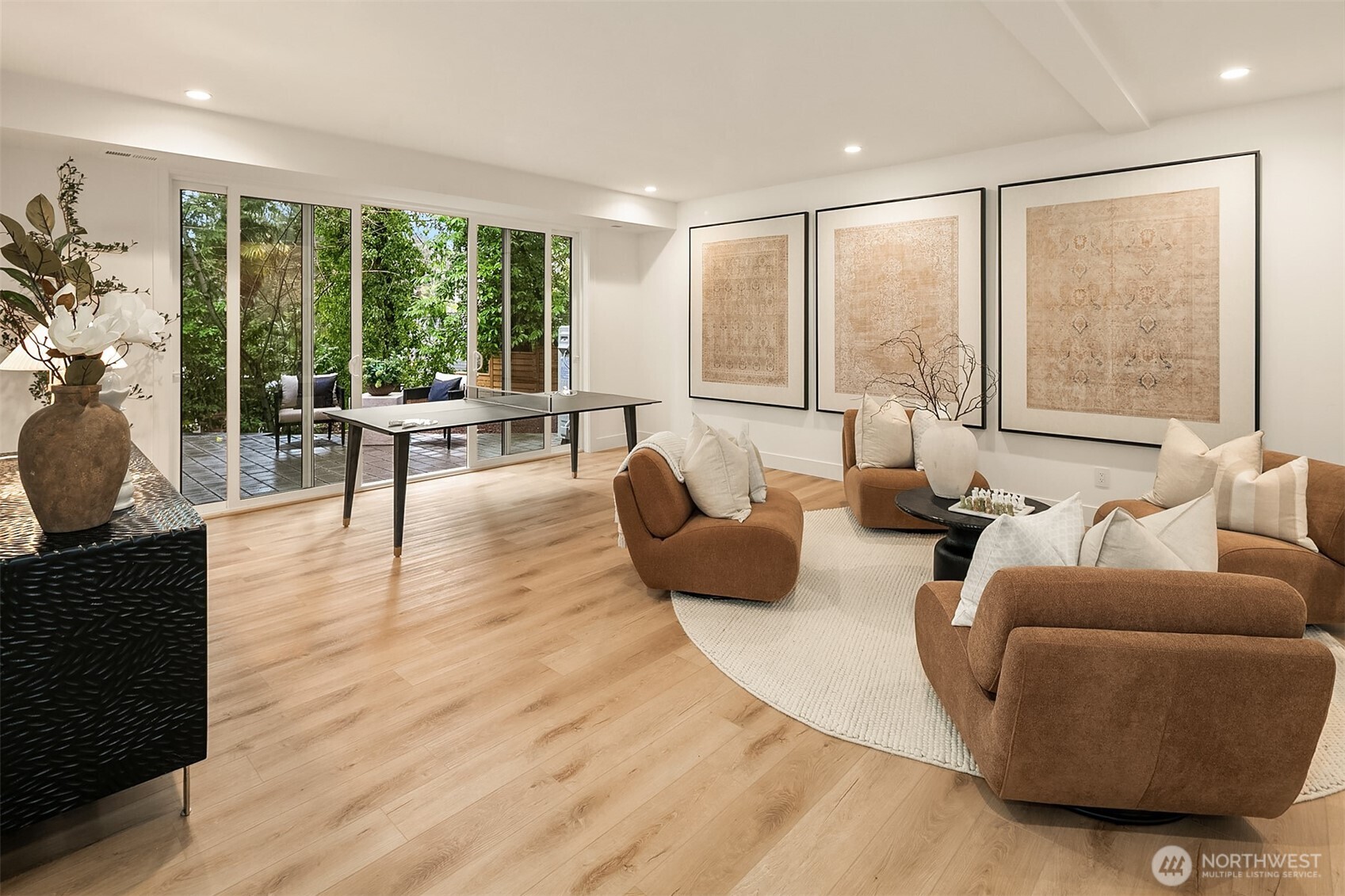 Unlimited fun in this lower level bonus room.