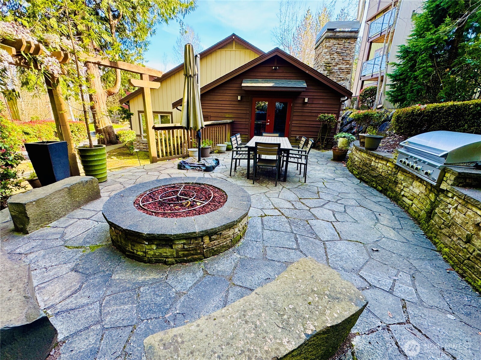 Clubhouse outdoor space