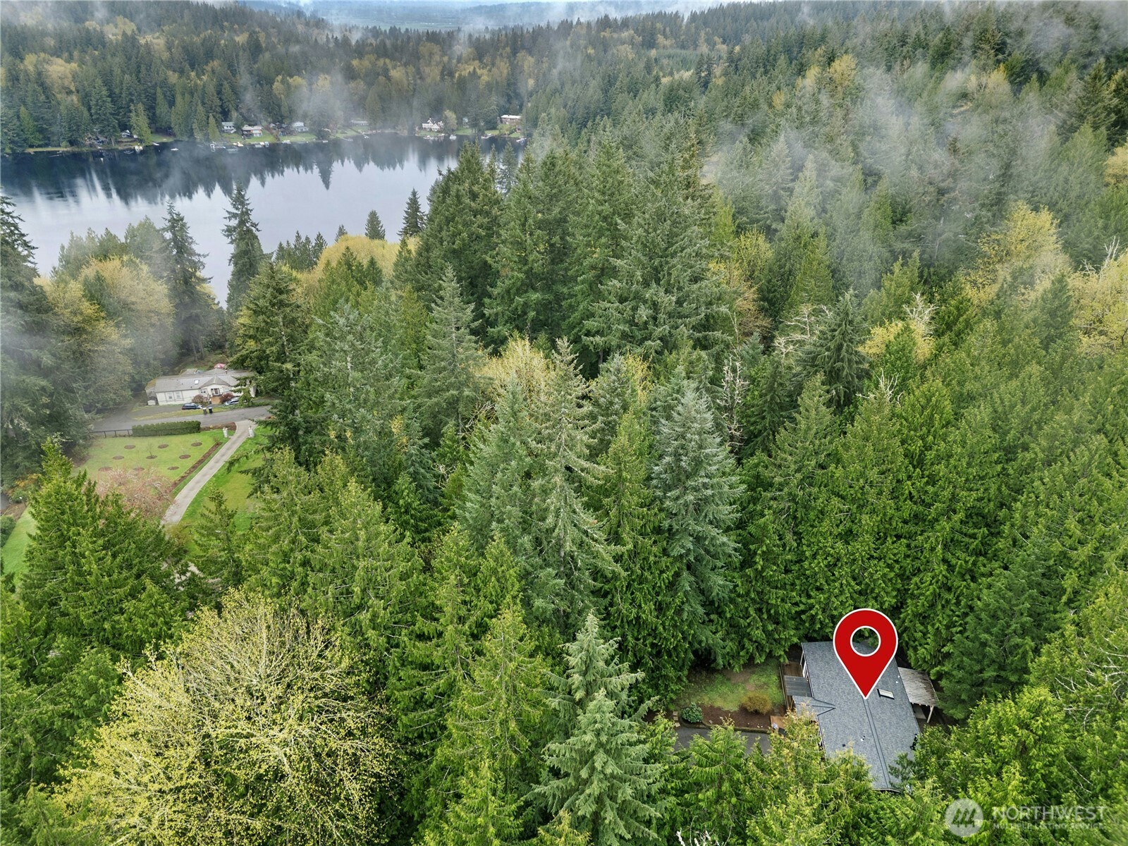 Access to private community beach! Great to fishing, swimming, community events, kayaking, paddle boarding, and more! Boats okay but electric motors only to keep the noise serene!