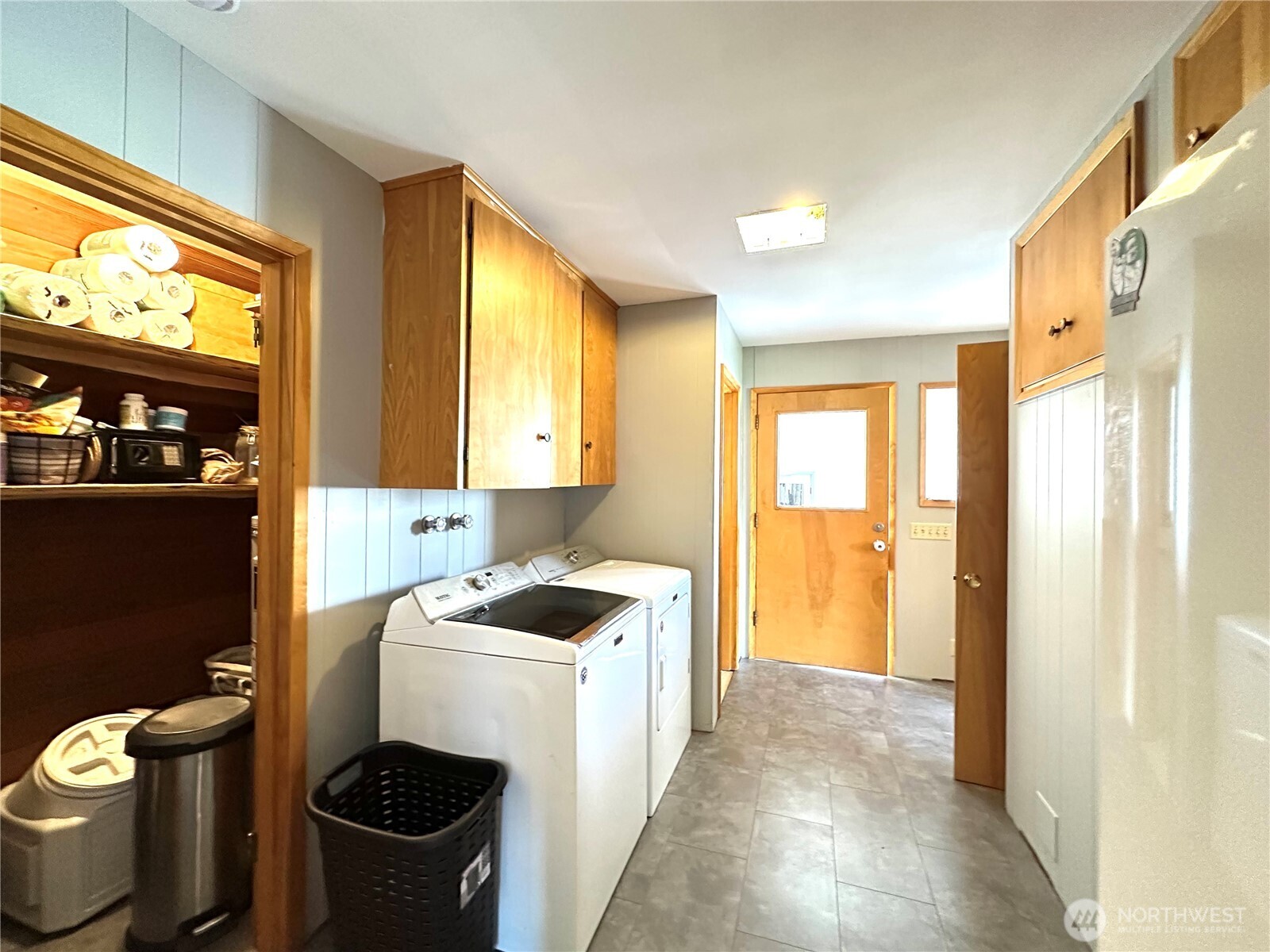 mud room/ laundry room