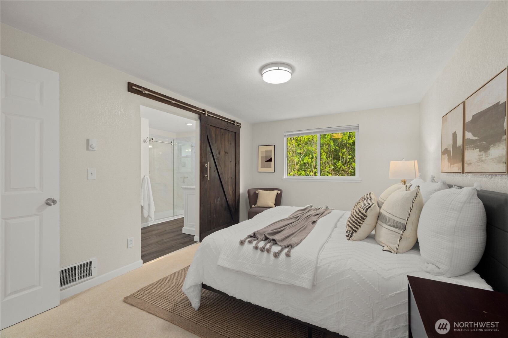 Primary suite with ensuite bath