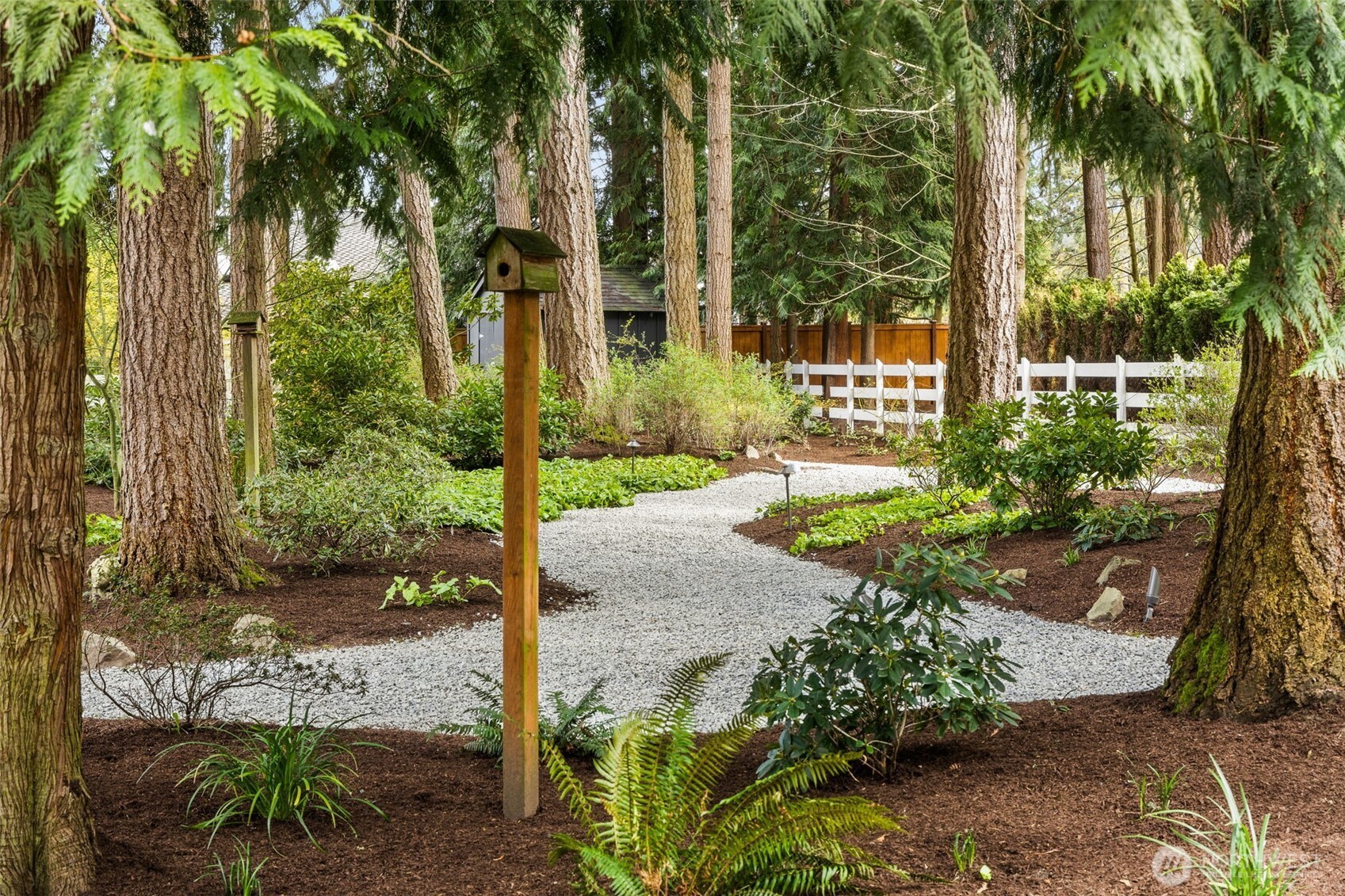 Private, Majestic Grounds with an Unrivaled Outdoor Lifestyle