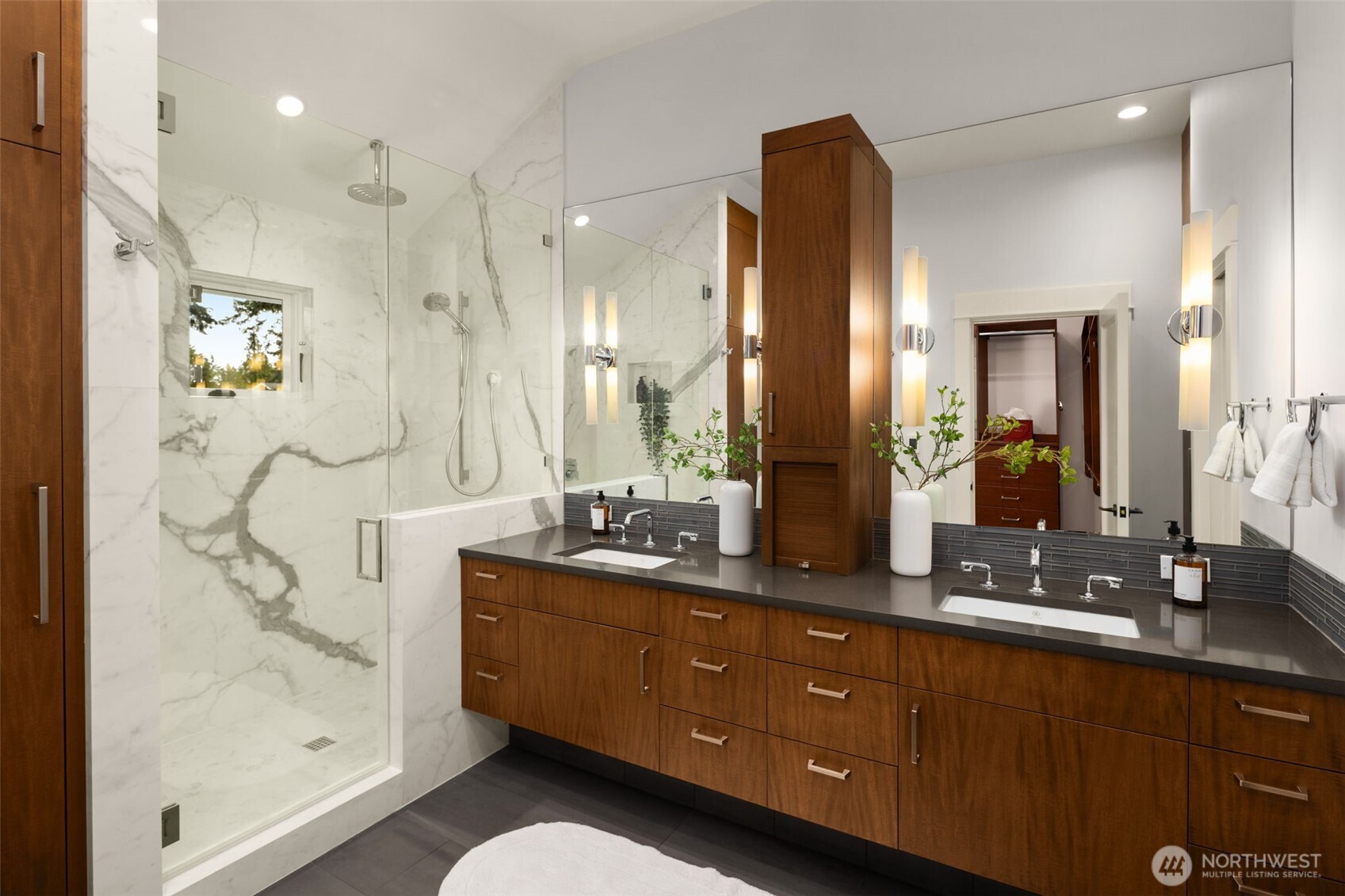 Luxurious primary ensuite
