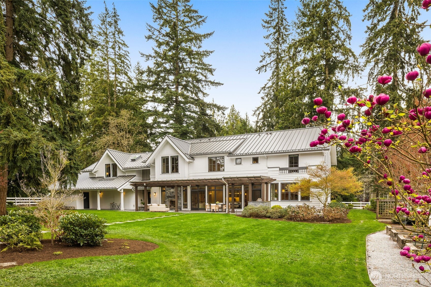 Private, Majestic Grounds with an Unrivaled Outdoor Lifestyle