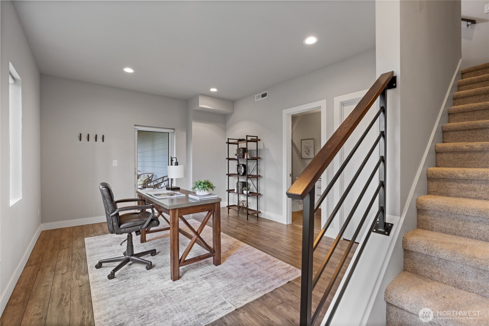 Lower level bonus room w/ 3/4 bath.