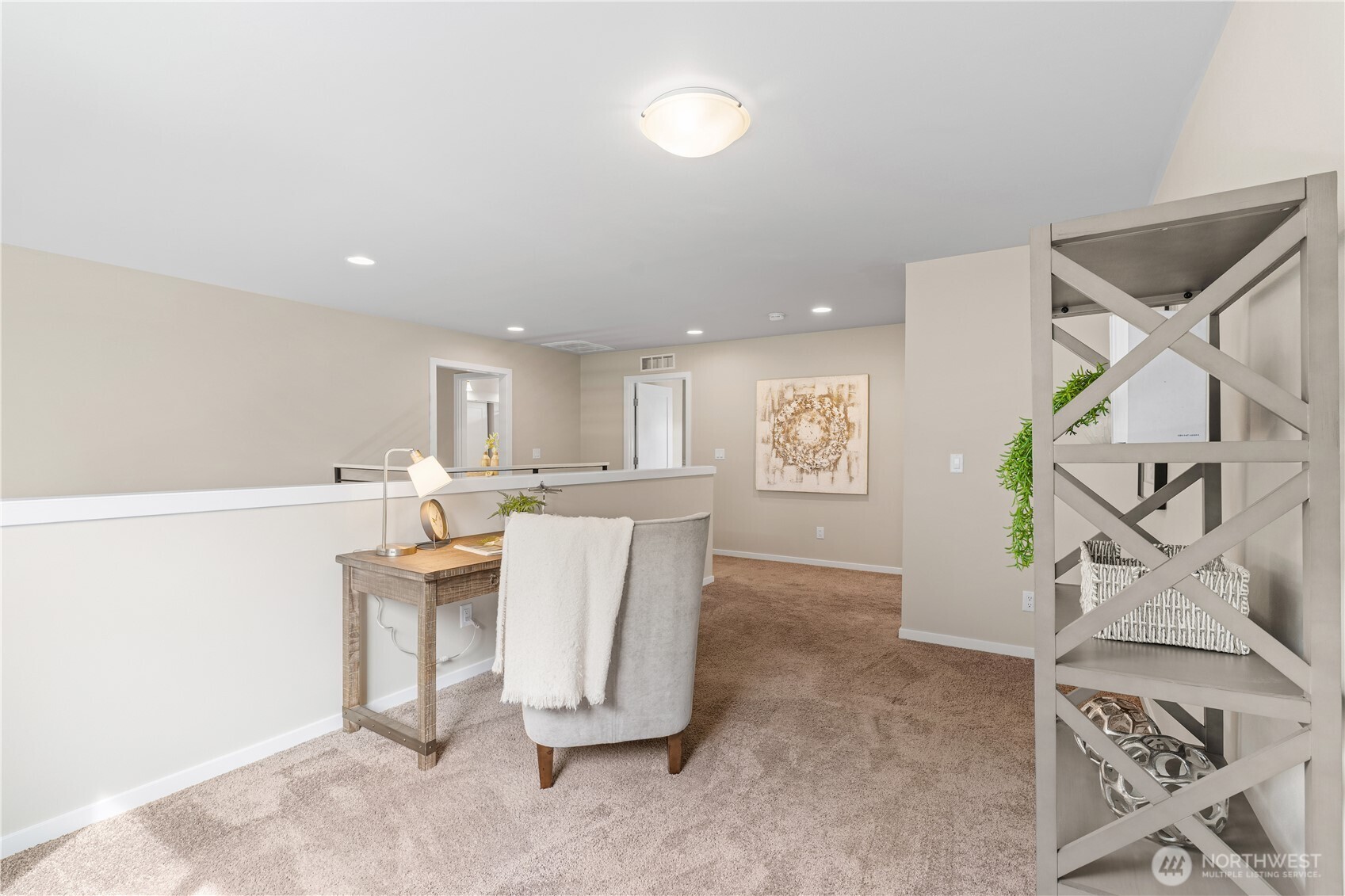 Upper Level Loft, Perfect for Office!