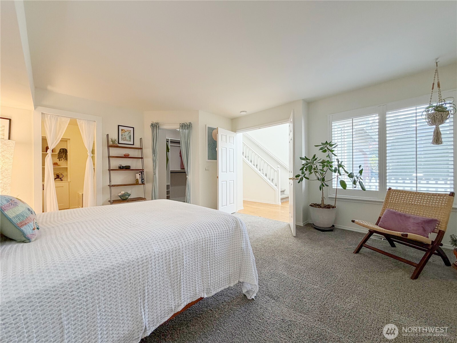 Luxurious primary  double door entrance